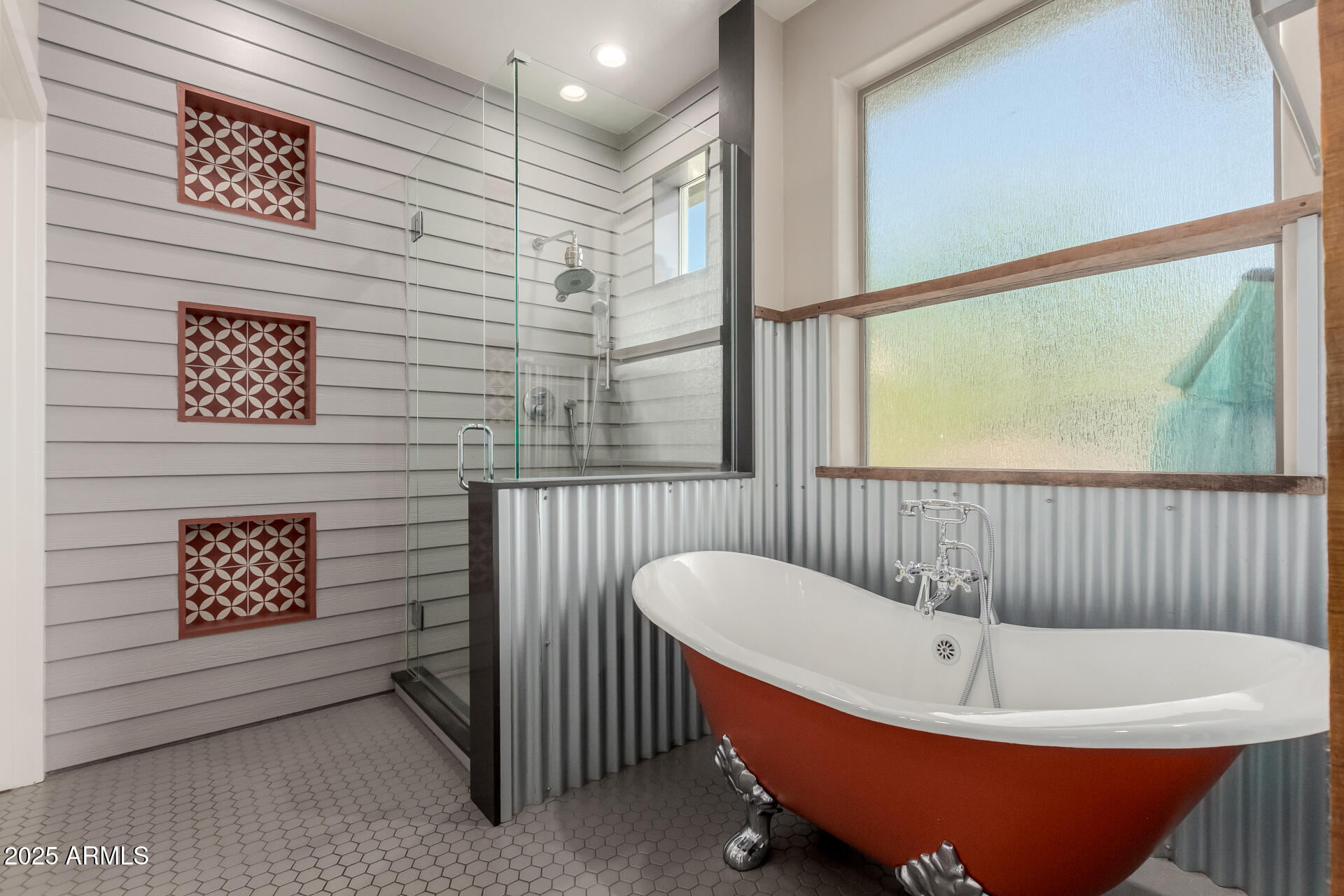 2721 E TAMARISK Street