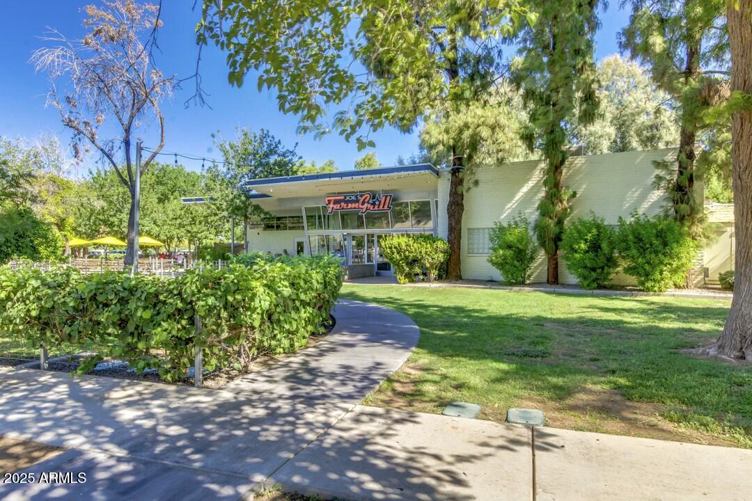 2721 E TAMARISK Street