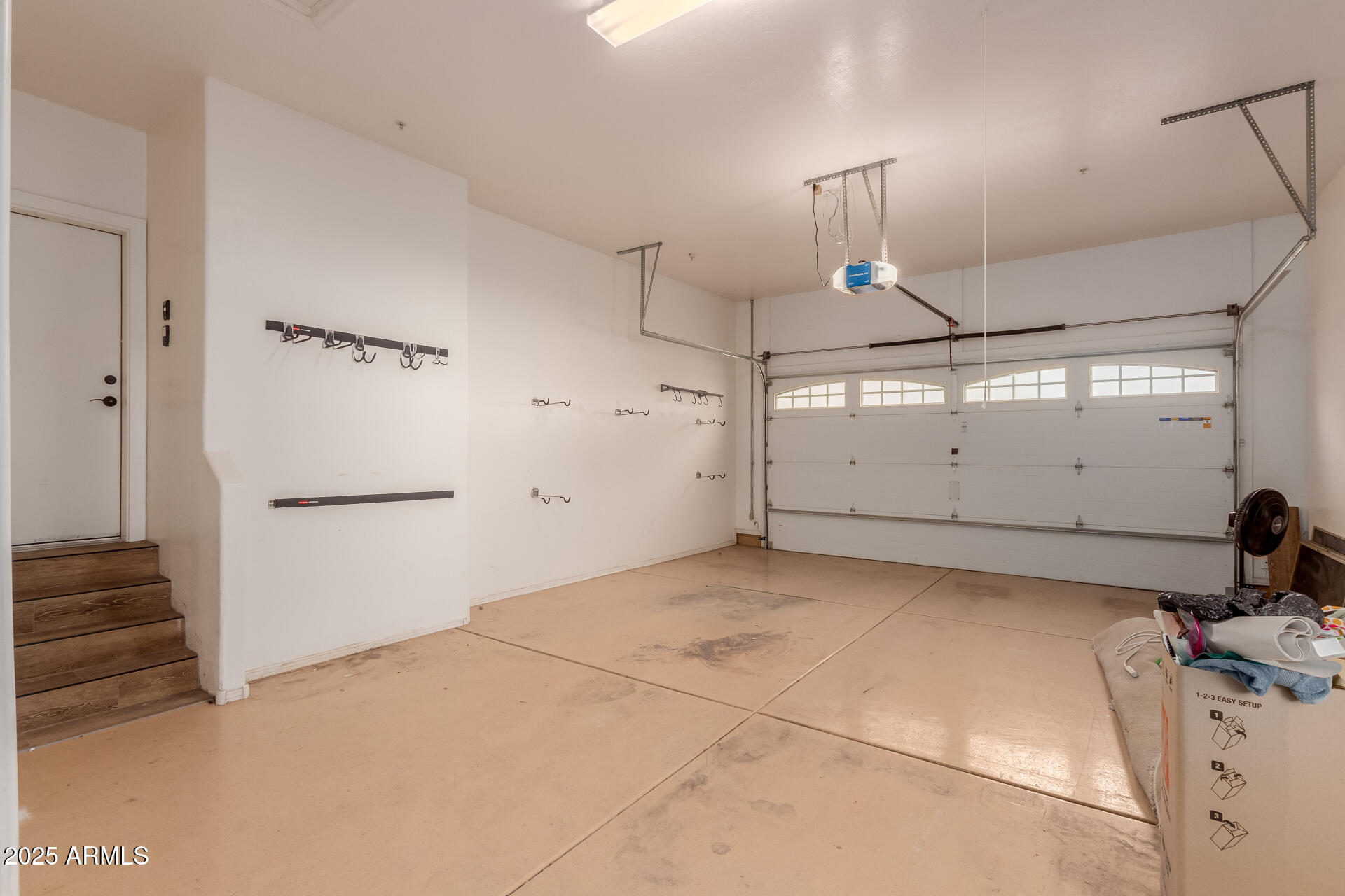 2721 E TAMARISK Street