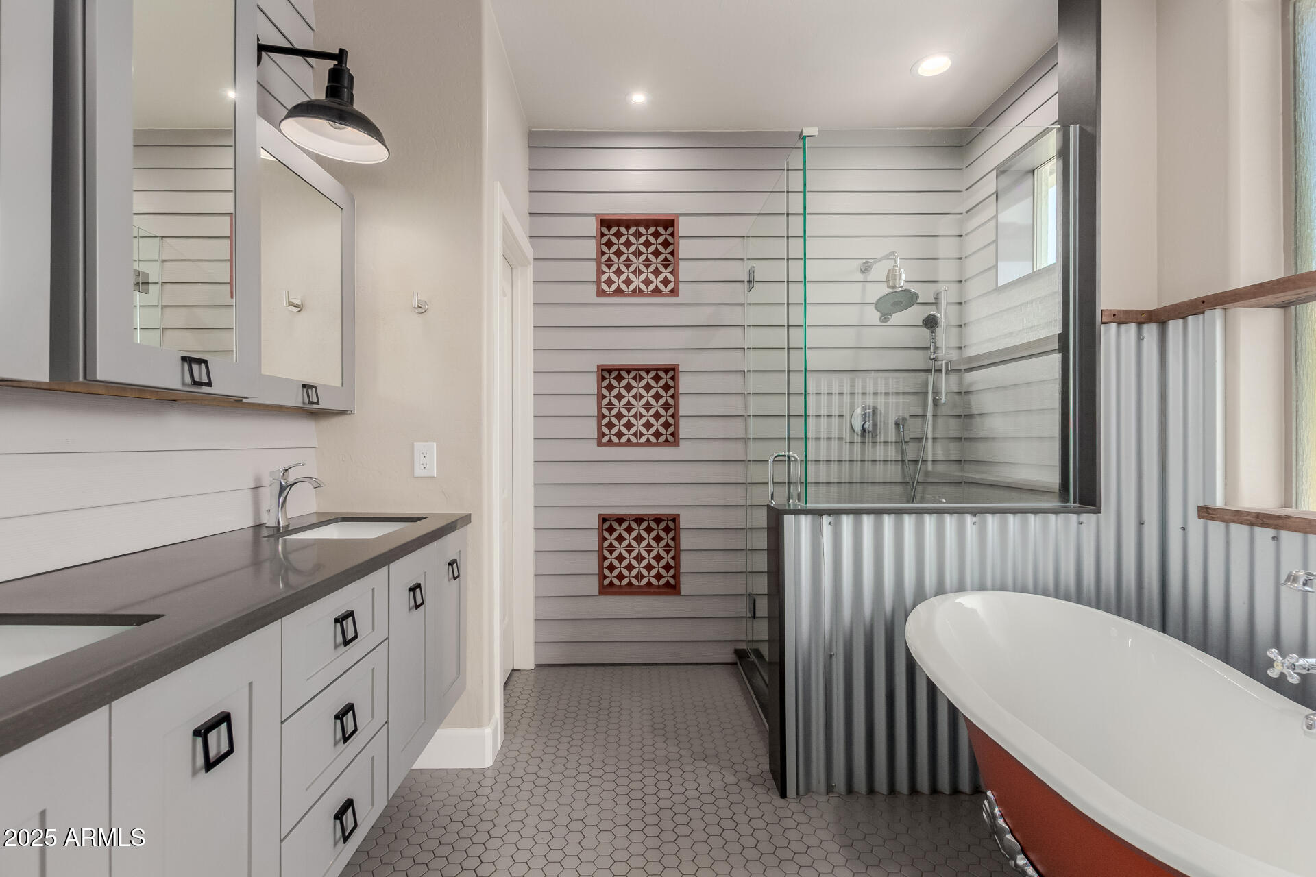 2721 E TAMARISK Street