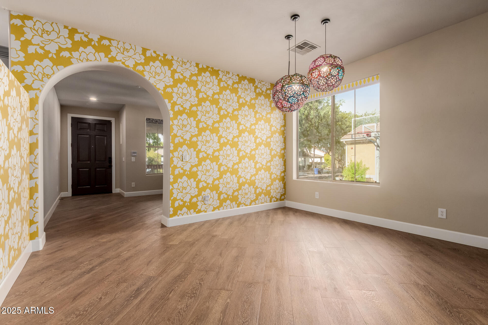 2721 E TAMARISK Street