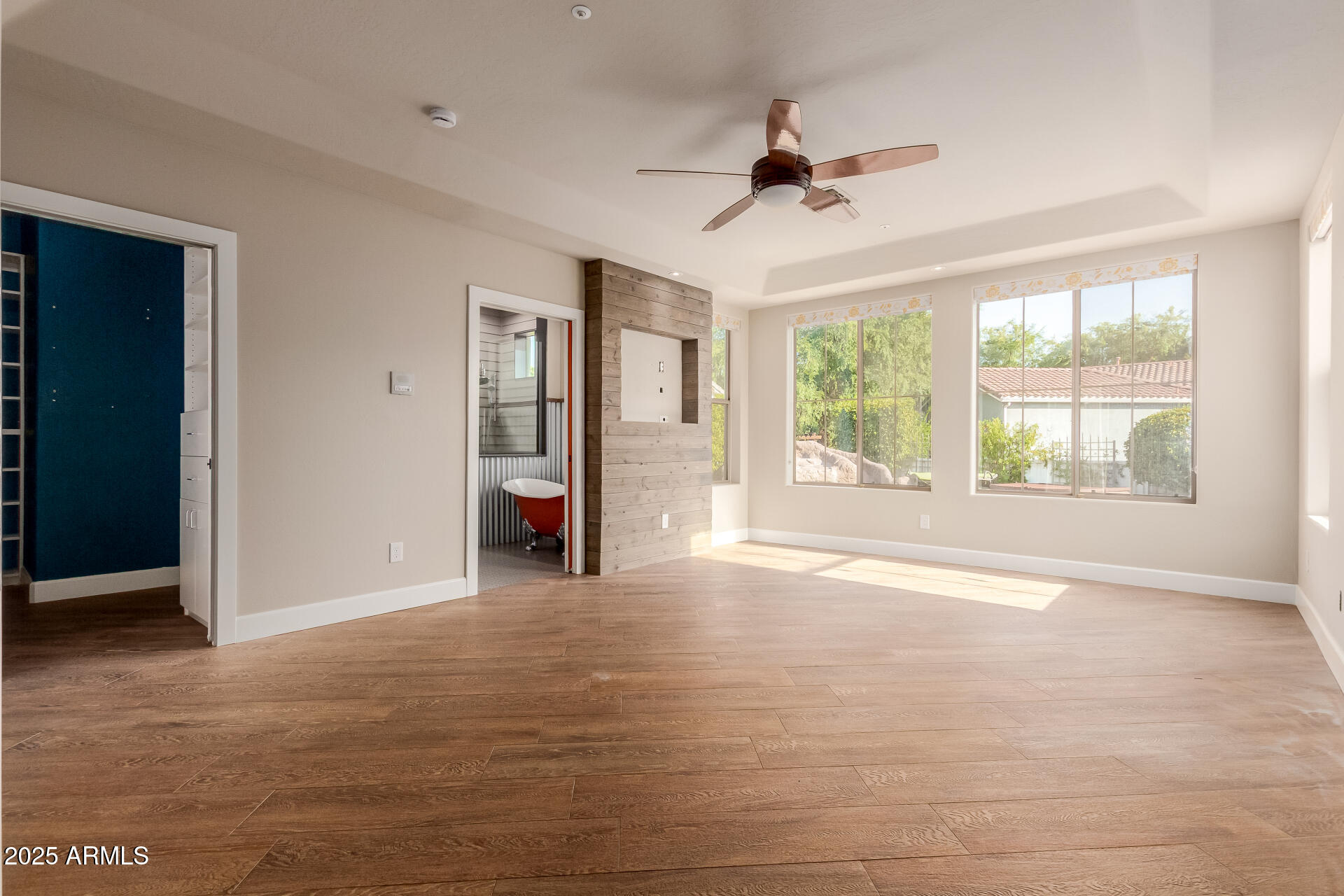 2721 E TAMARISK Street