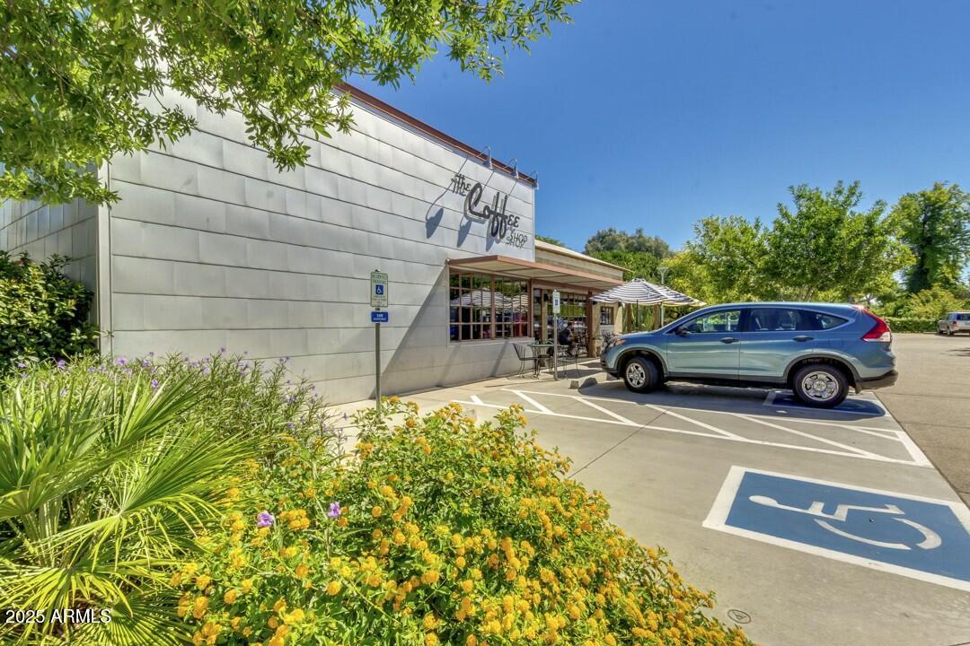 2721 E TAMARISK Street