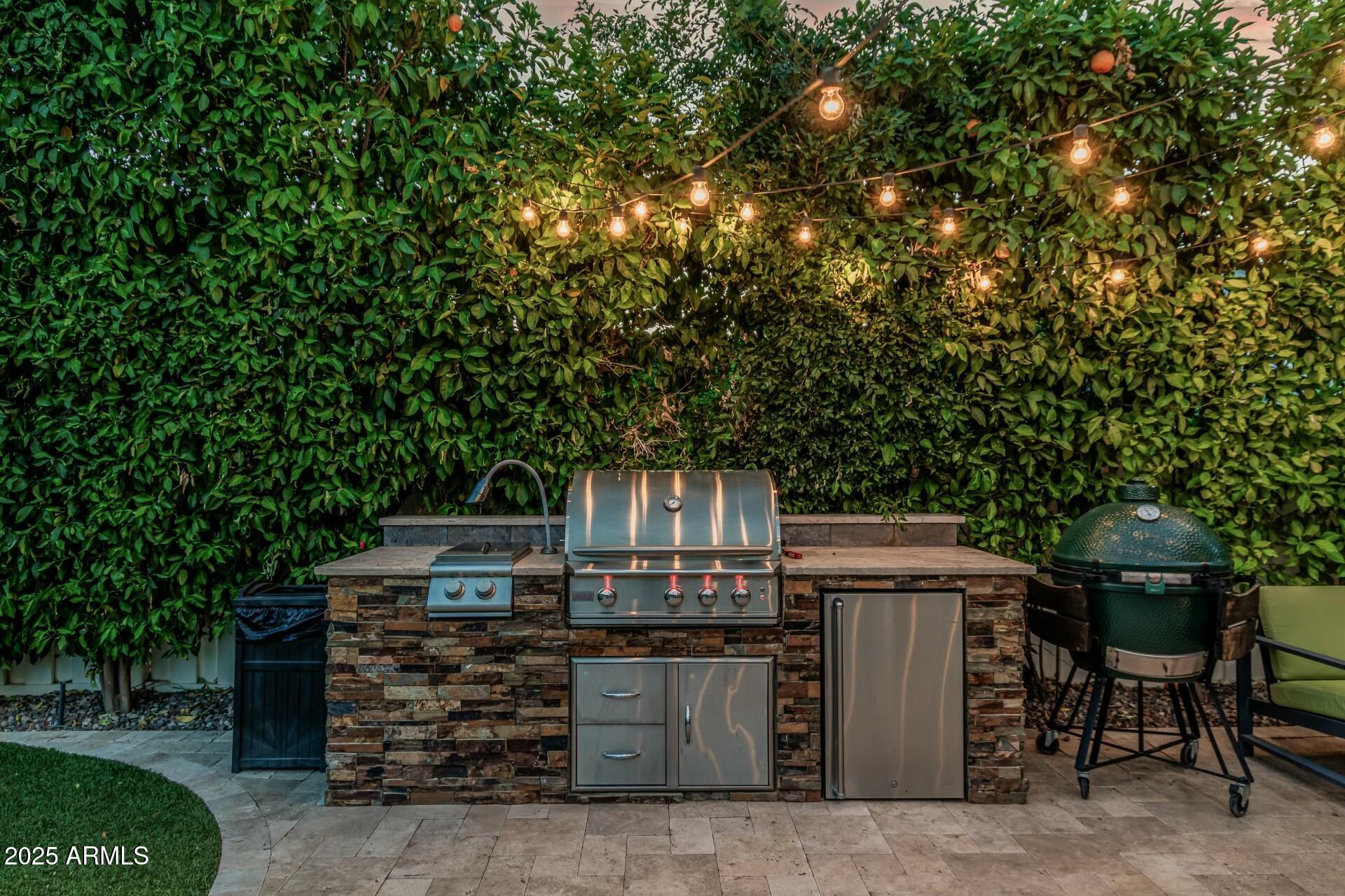 2721 E TAMARISK Street