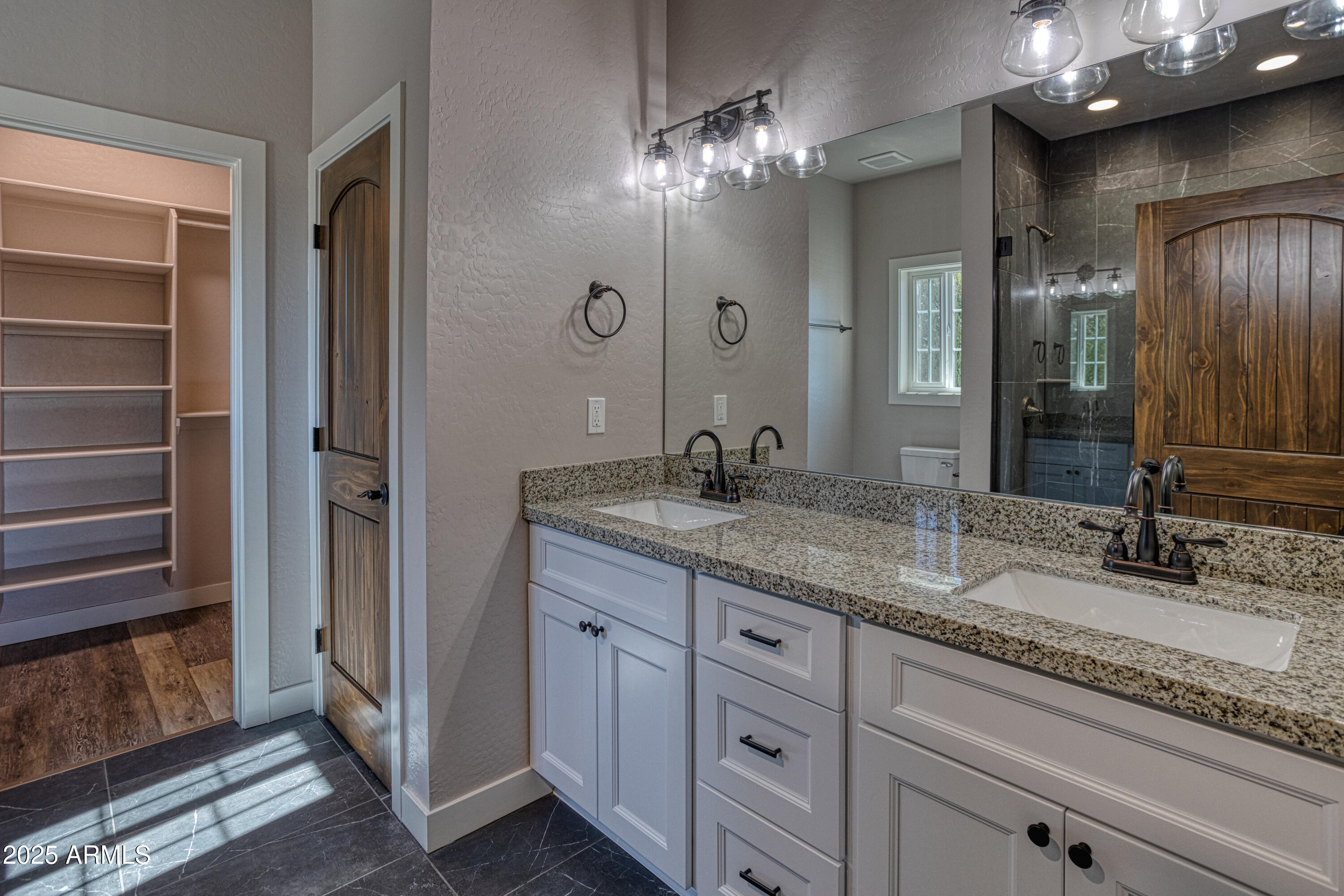 2081 E RIMSTONE Drive