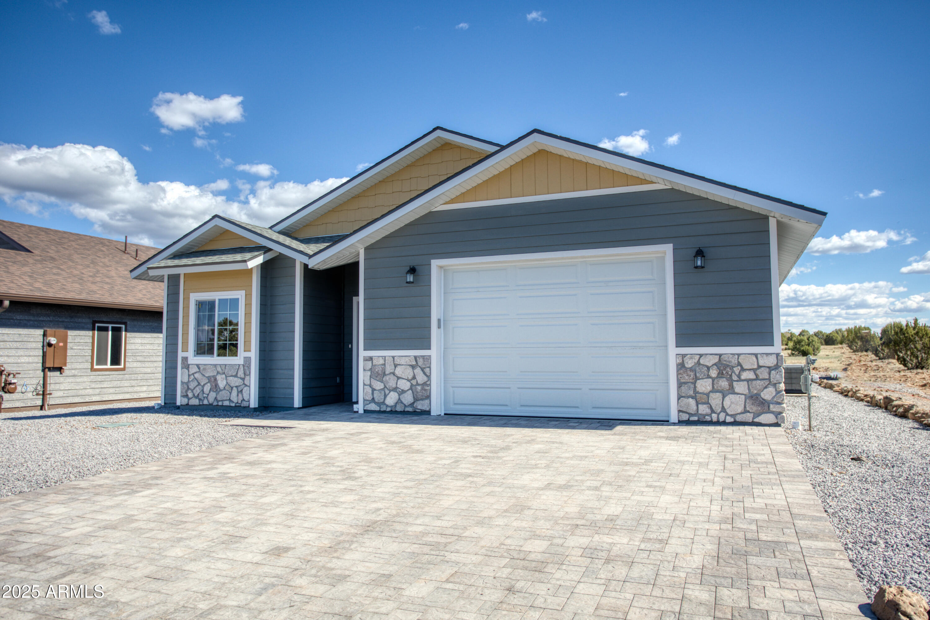 2081 E RIMSTONE Drive