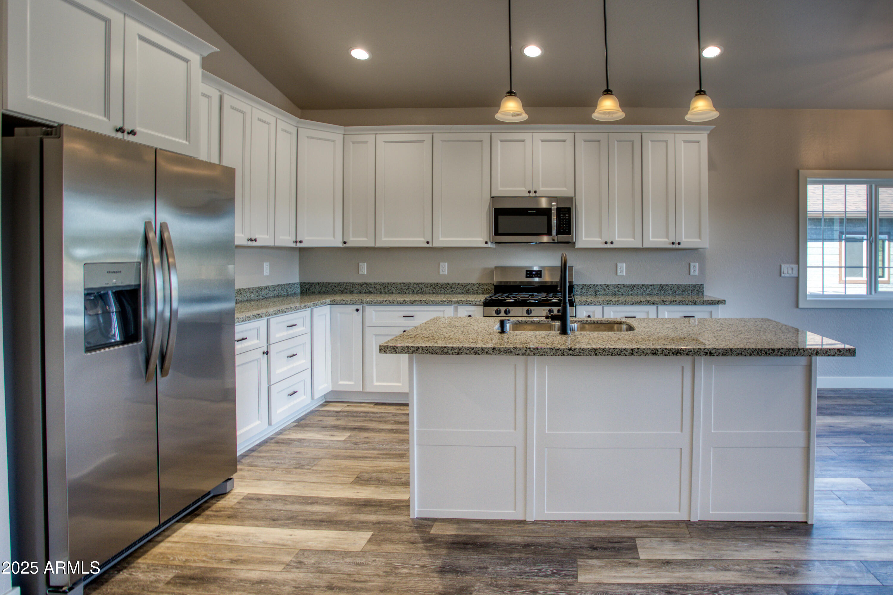 2081 E RIMSTONE Drive