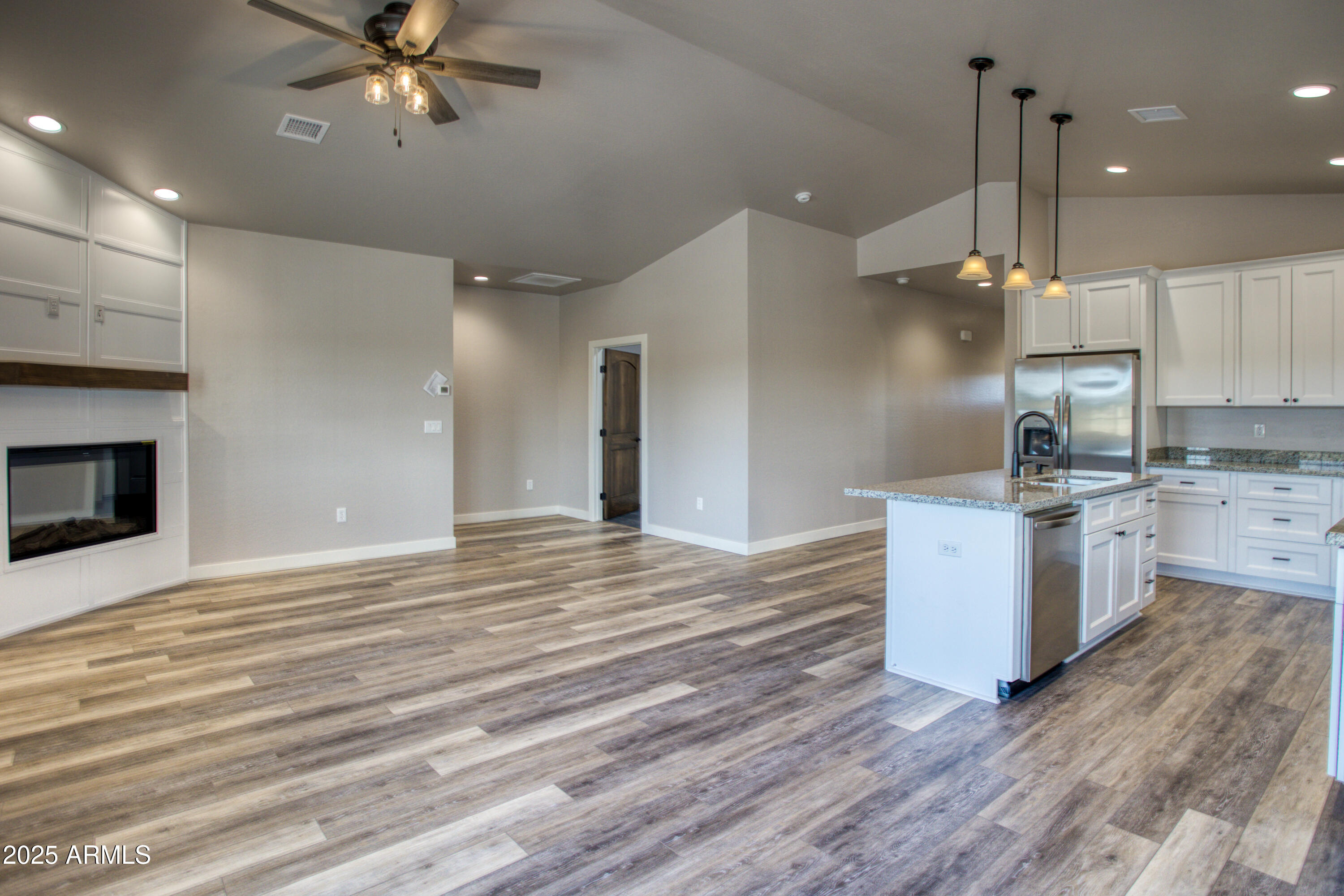 2081 E RIMSTONE Drive