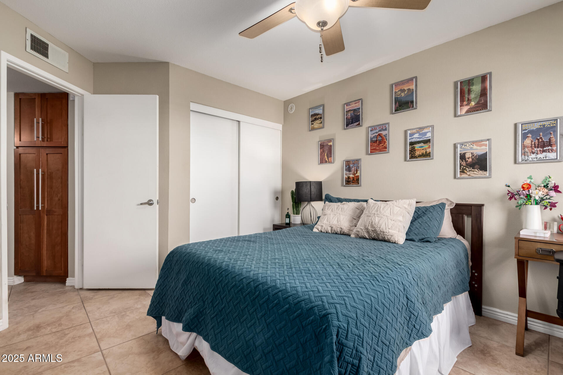 4216 E SANDIA Street