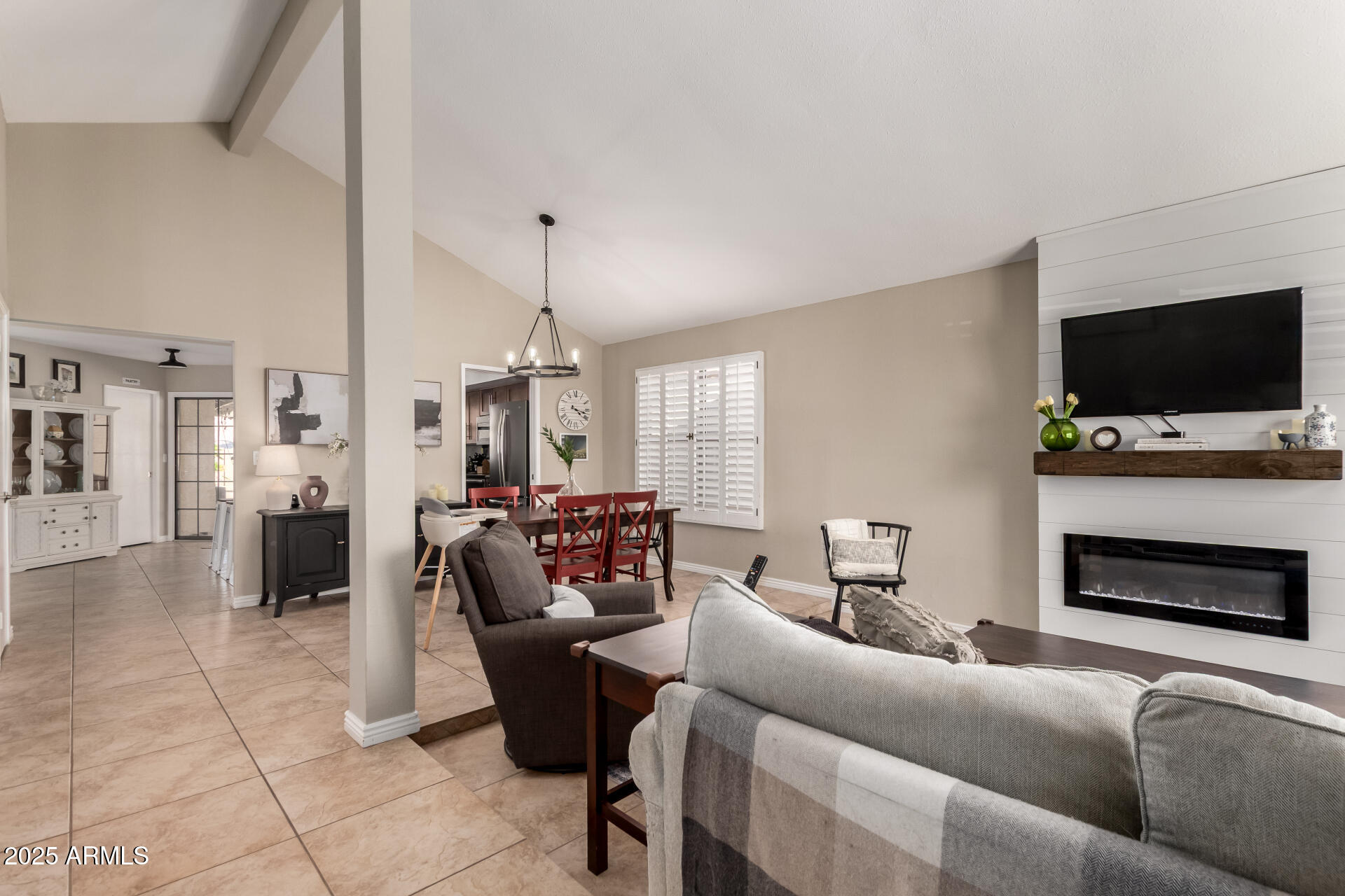 4216 E SANDIA Street