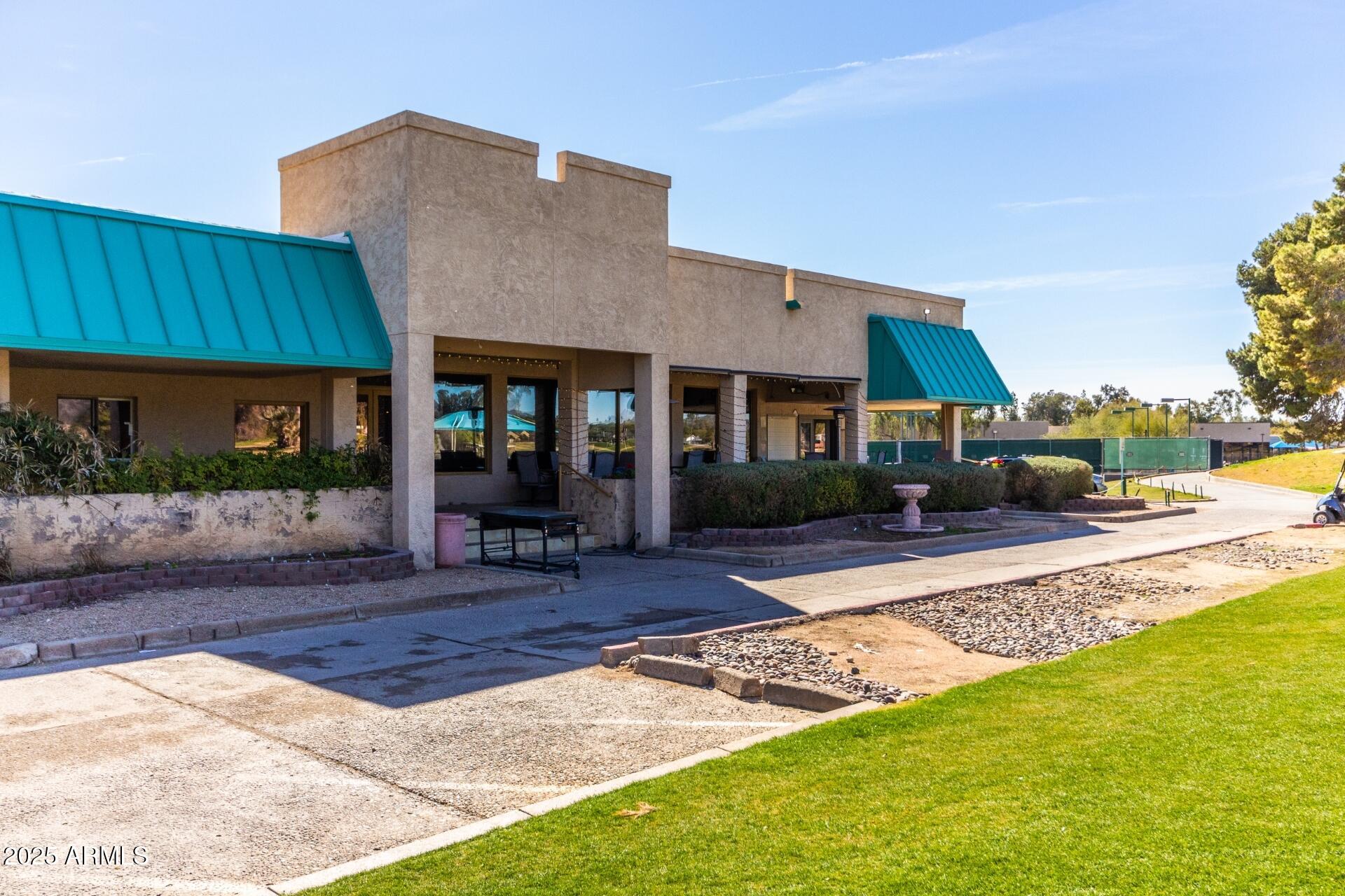 4216 E SANDIA Street