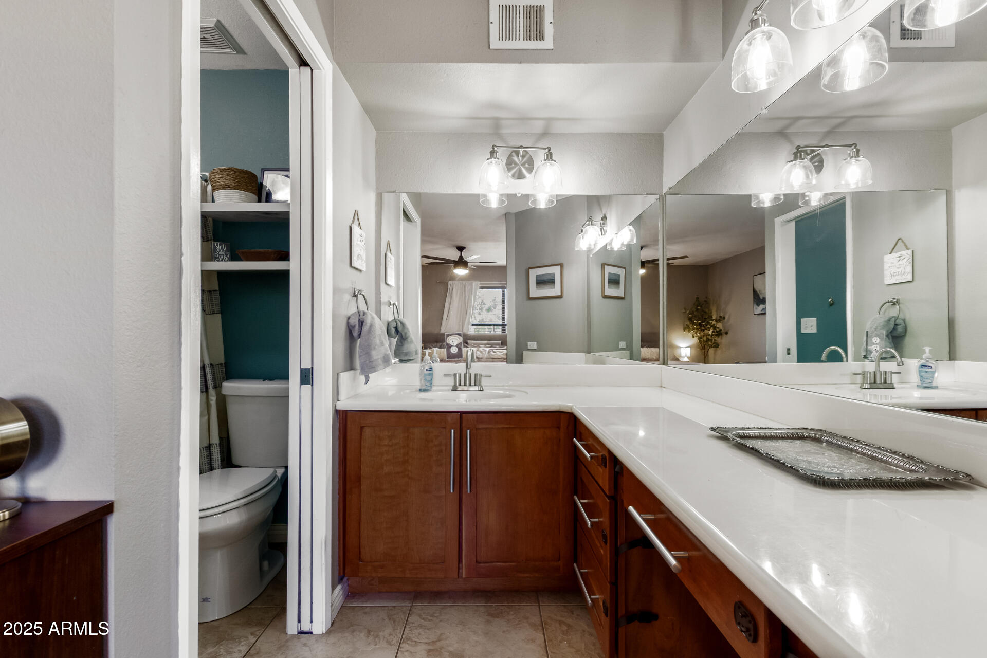 4216 E SANDIA Street