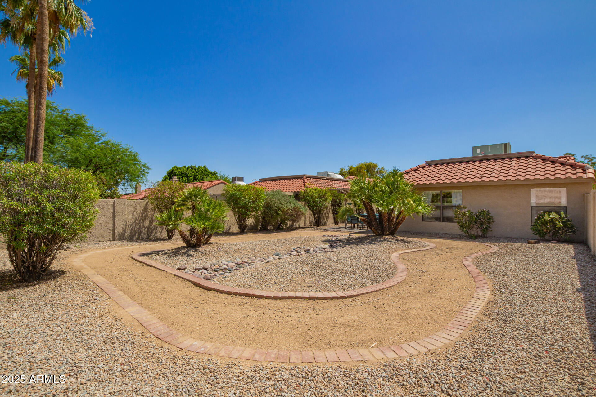 4216 E SANDIA Street