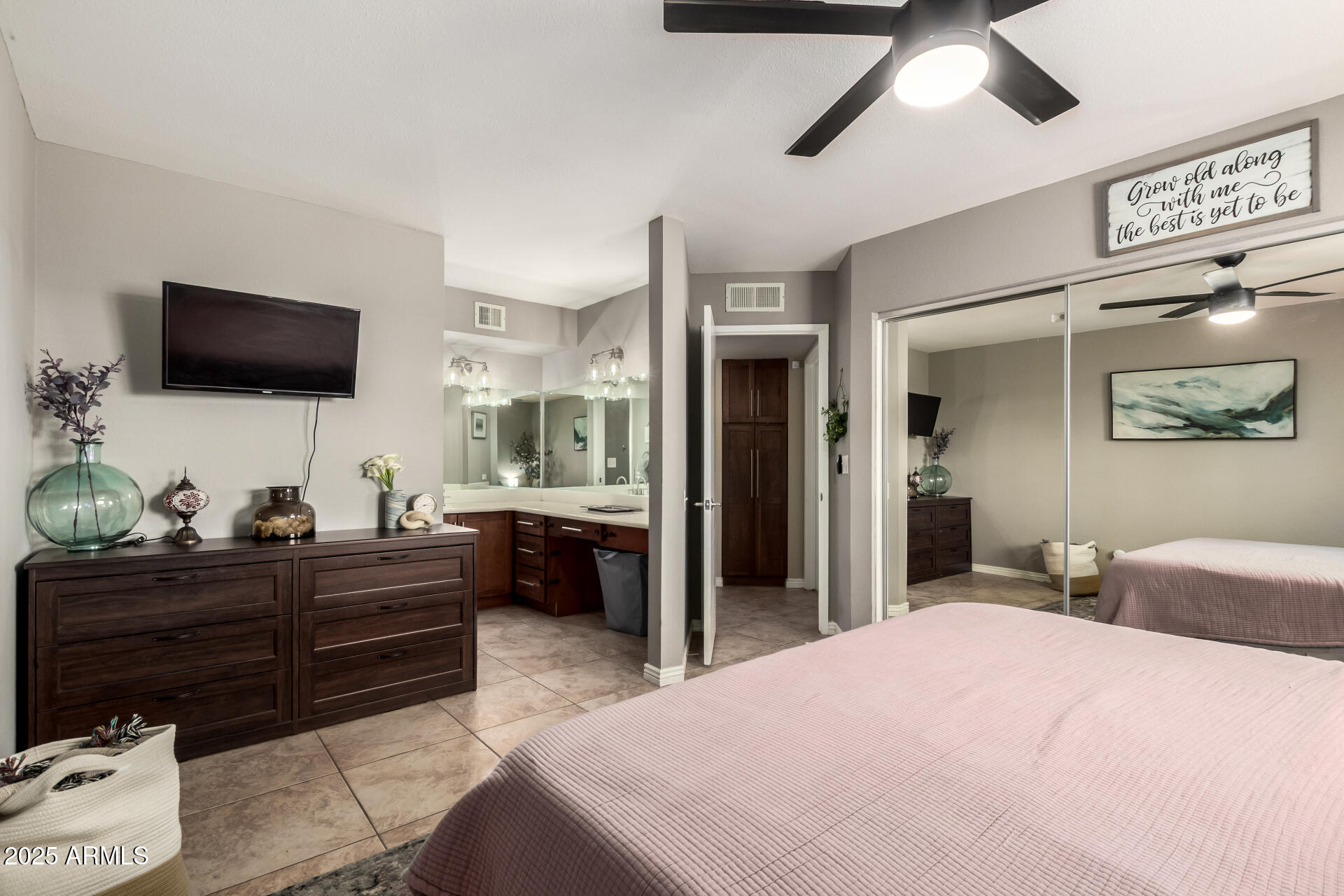 4216 E SANDIA Street