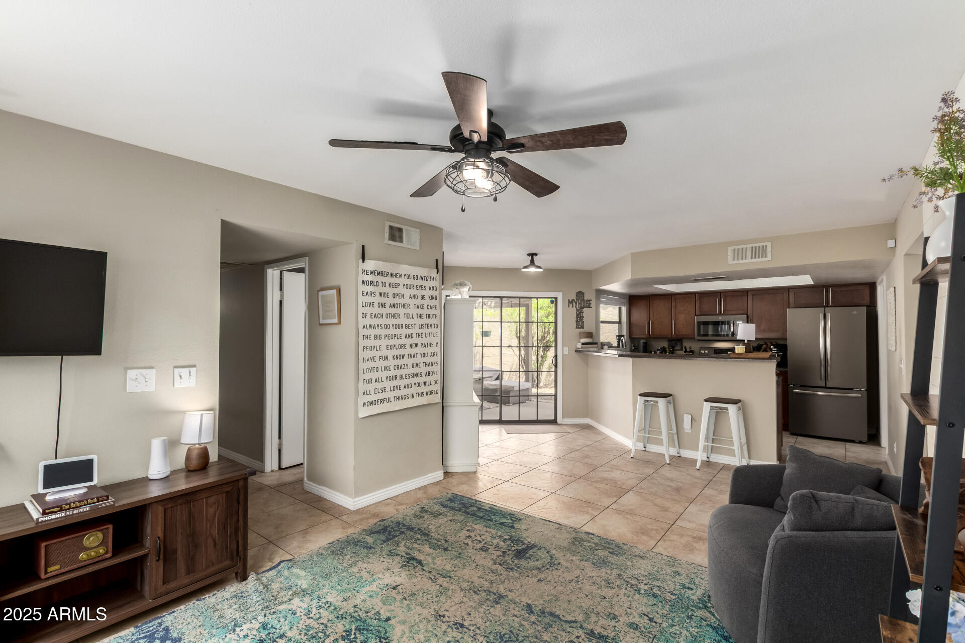 4216 E SANDIA Street