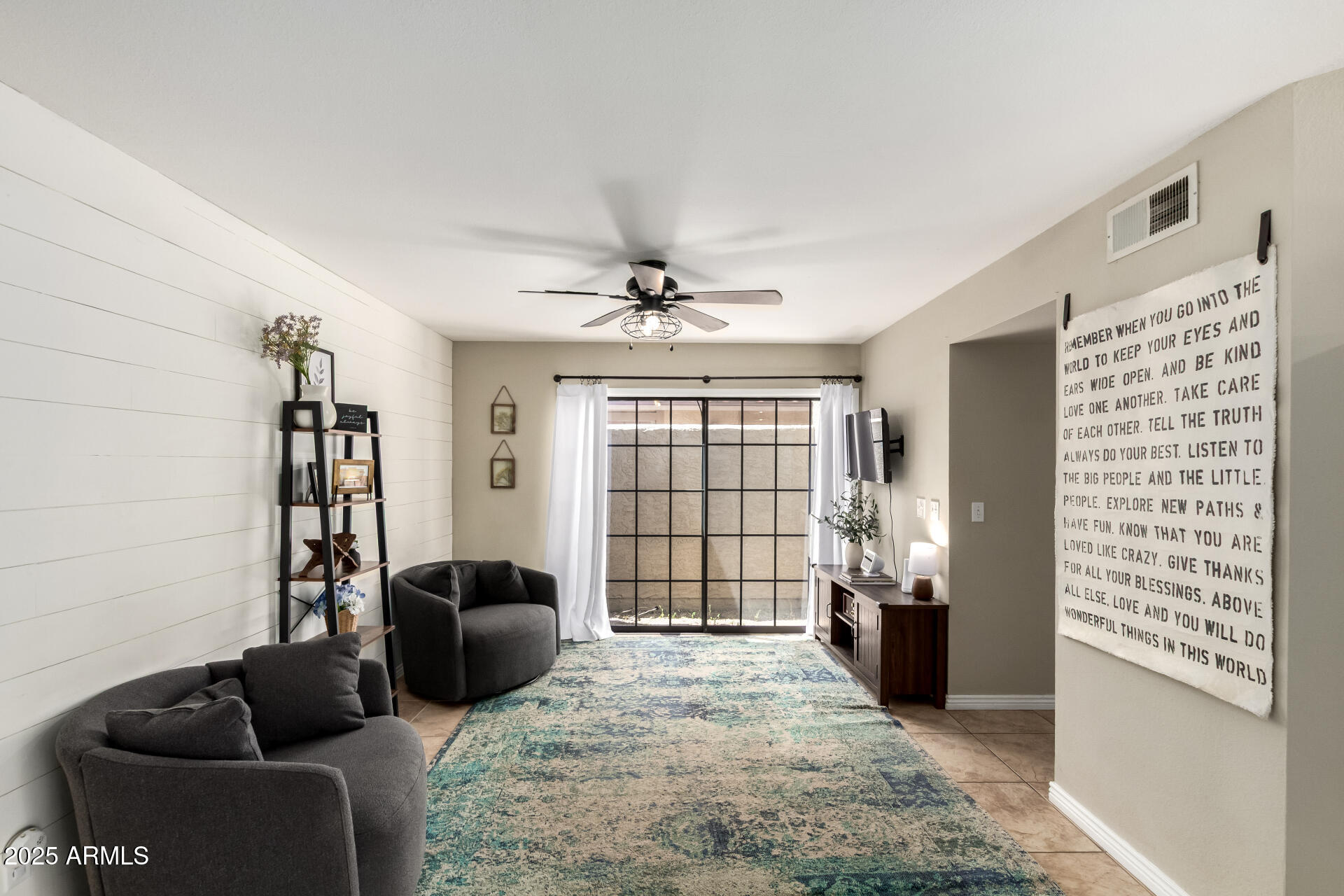 4216 E SANDIA Street