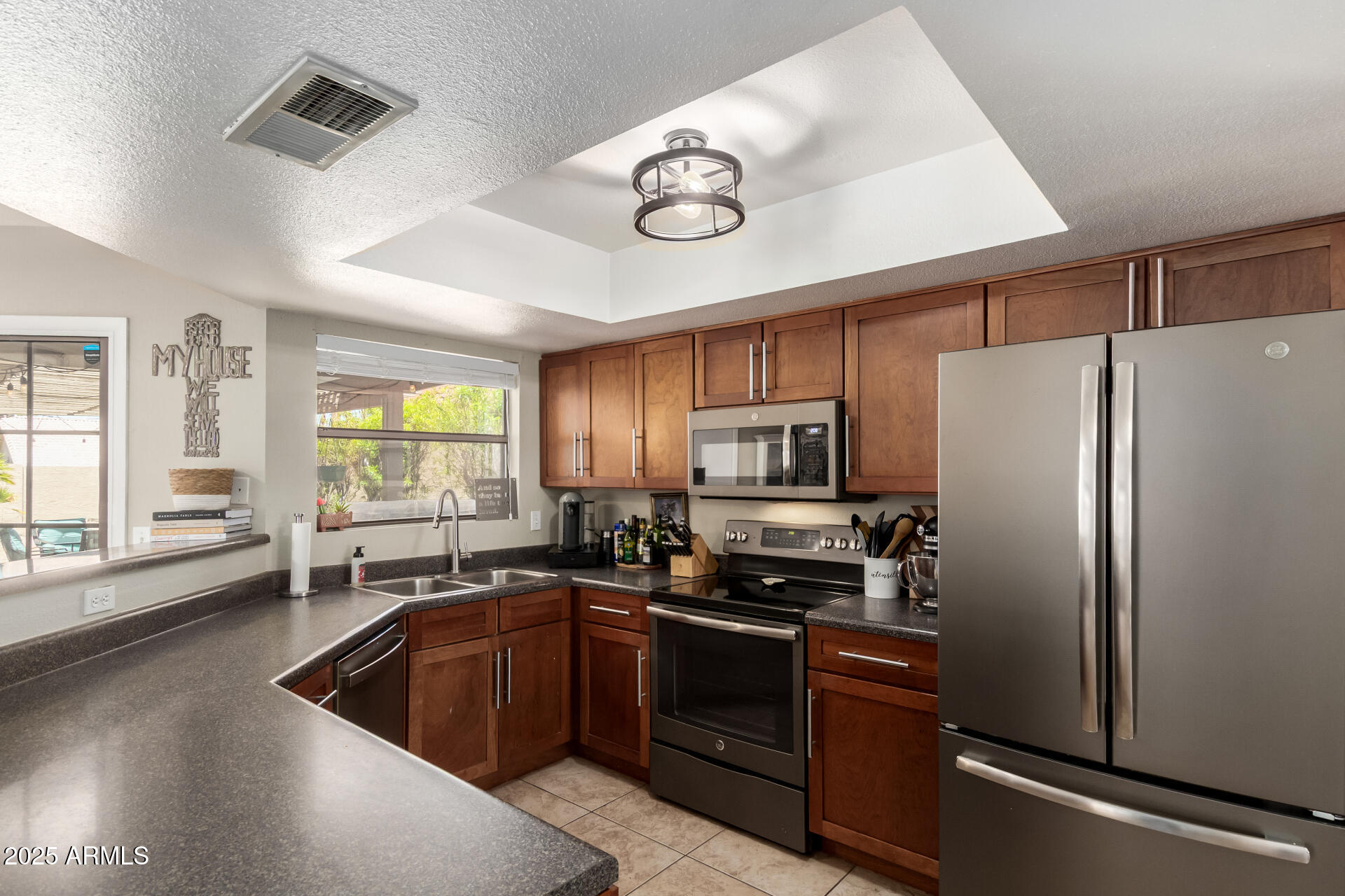 4216 E SANDIA Street