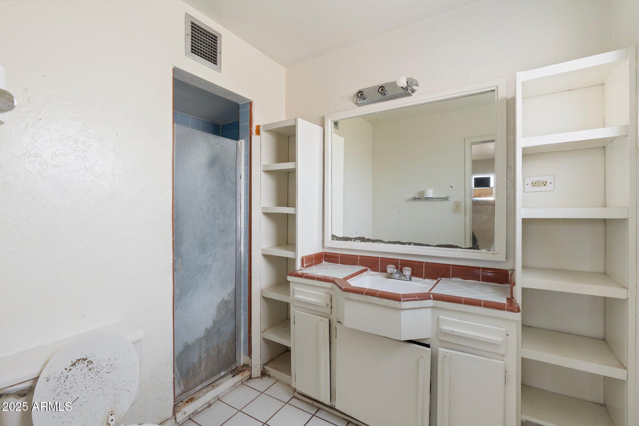 3843 E CORONADO Road