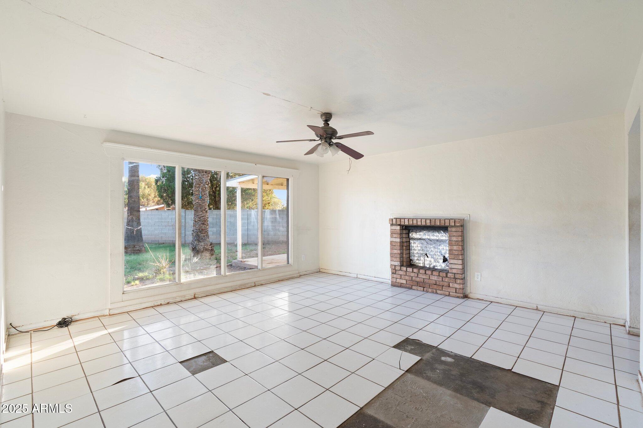 3843 E CORONADO Road