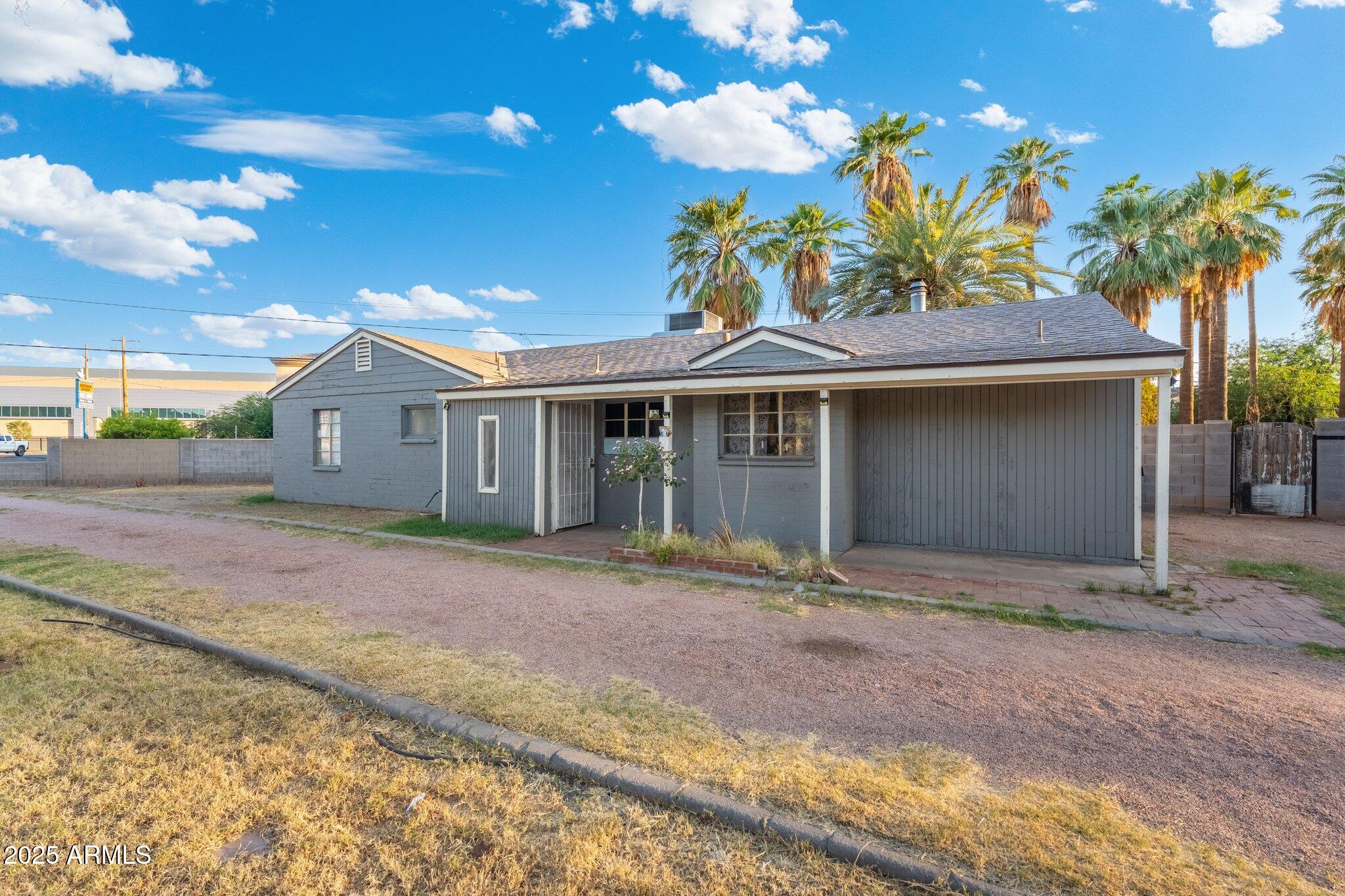 3843 E CORONADO Road