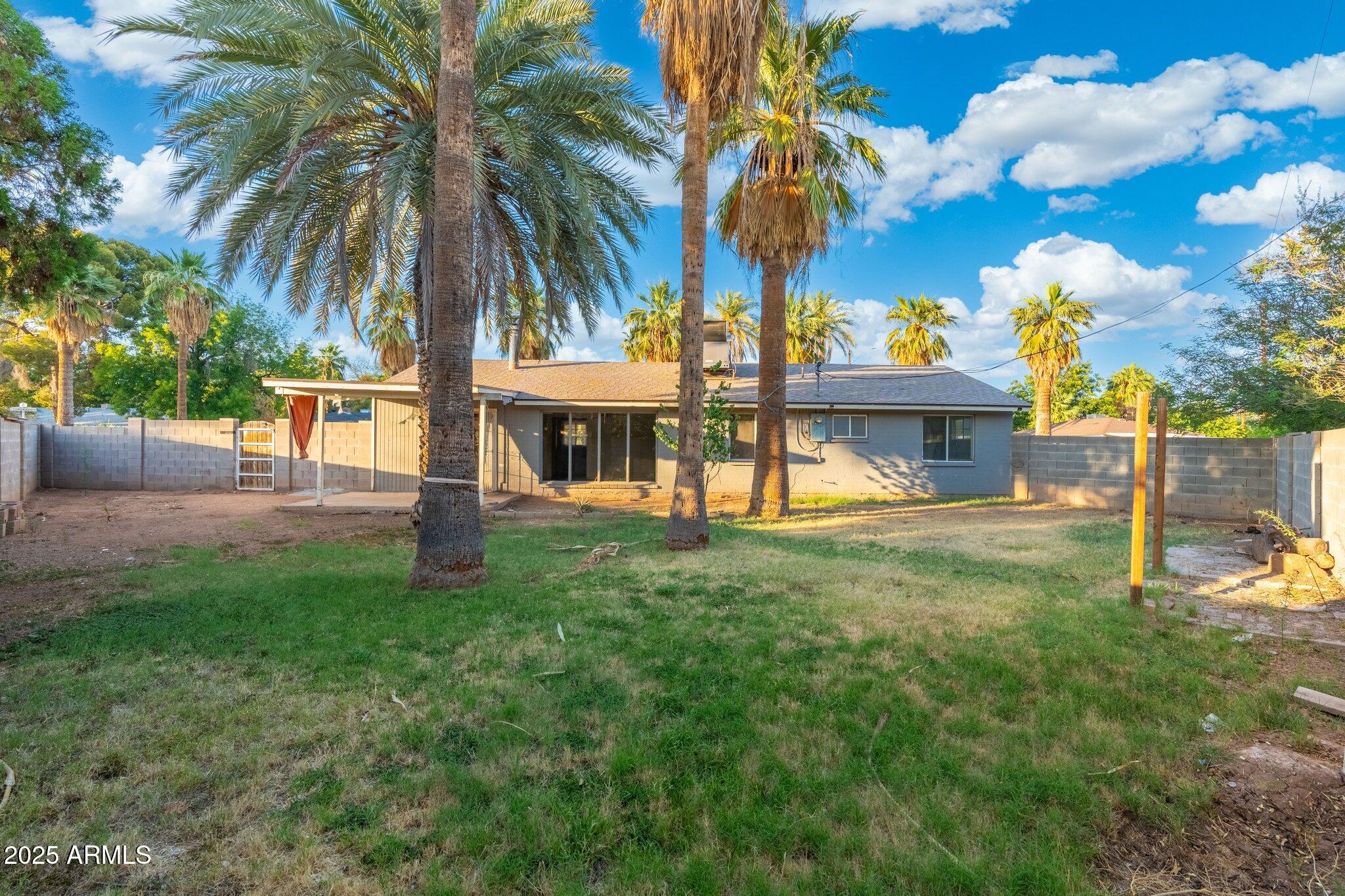 3843 E CORONADO Road