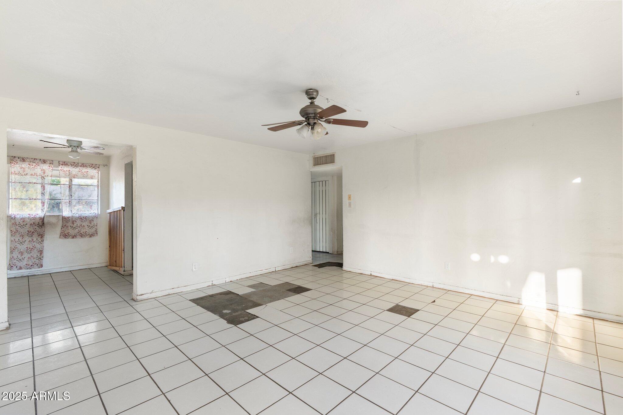 3843 E CORONADO Road