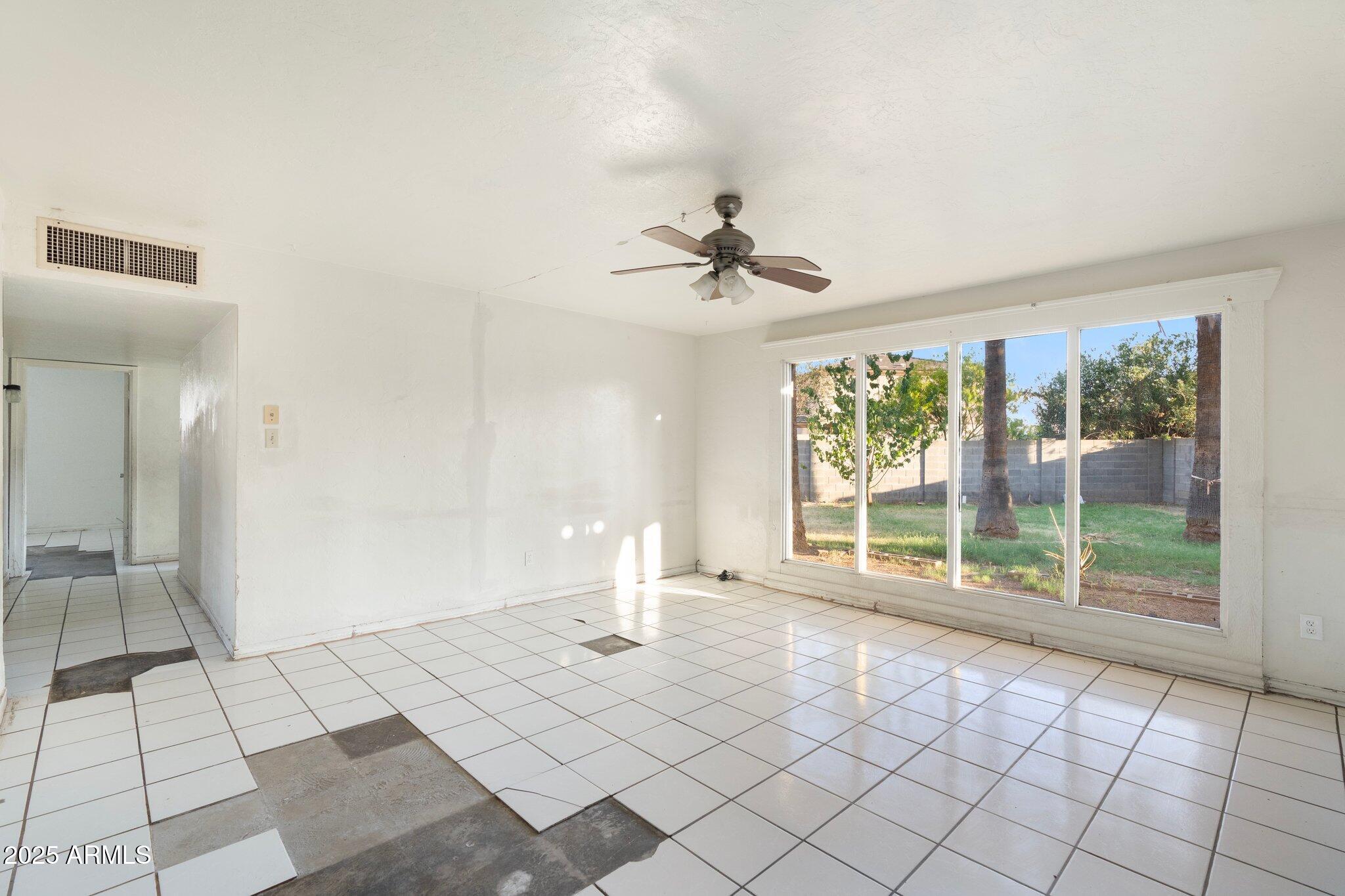 3843 E CORONADO Road