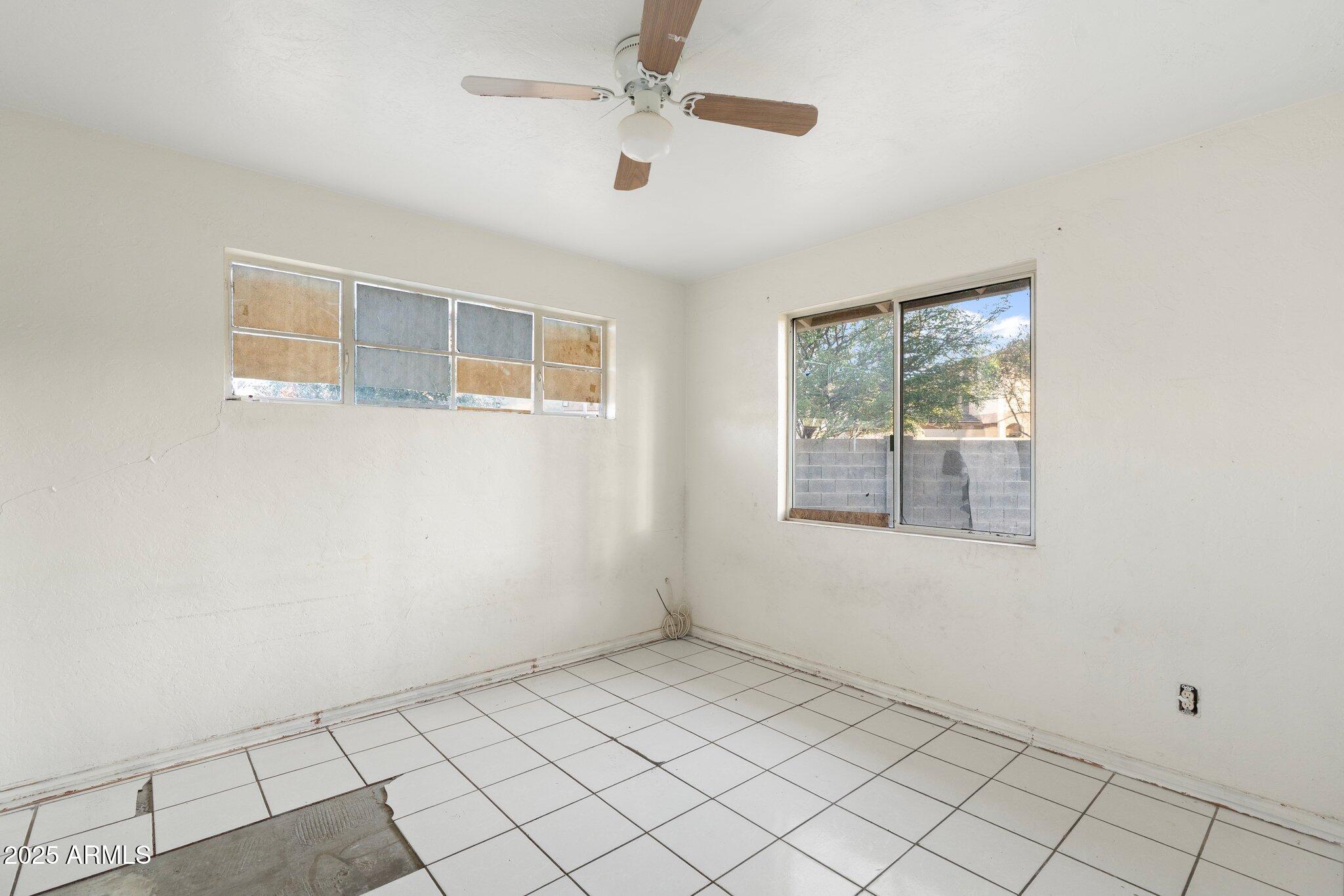 3843 E CORONADO Road