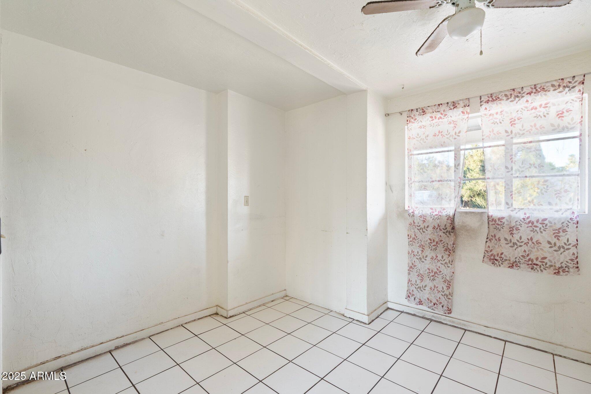 3843 E CORONADO Road