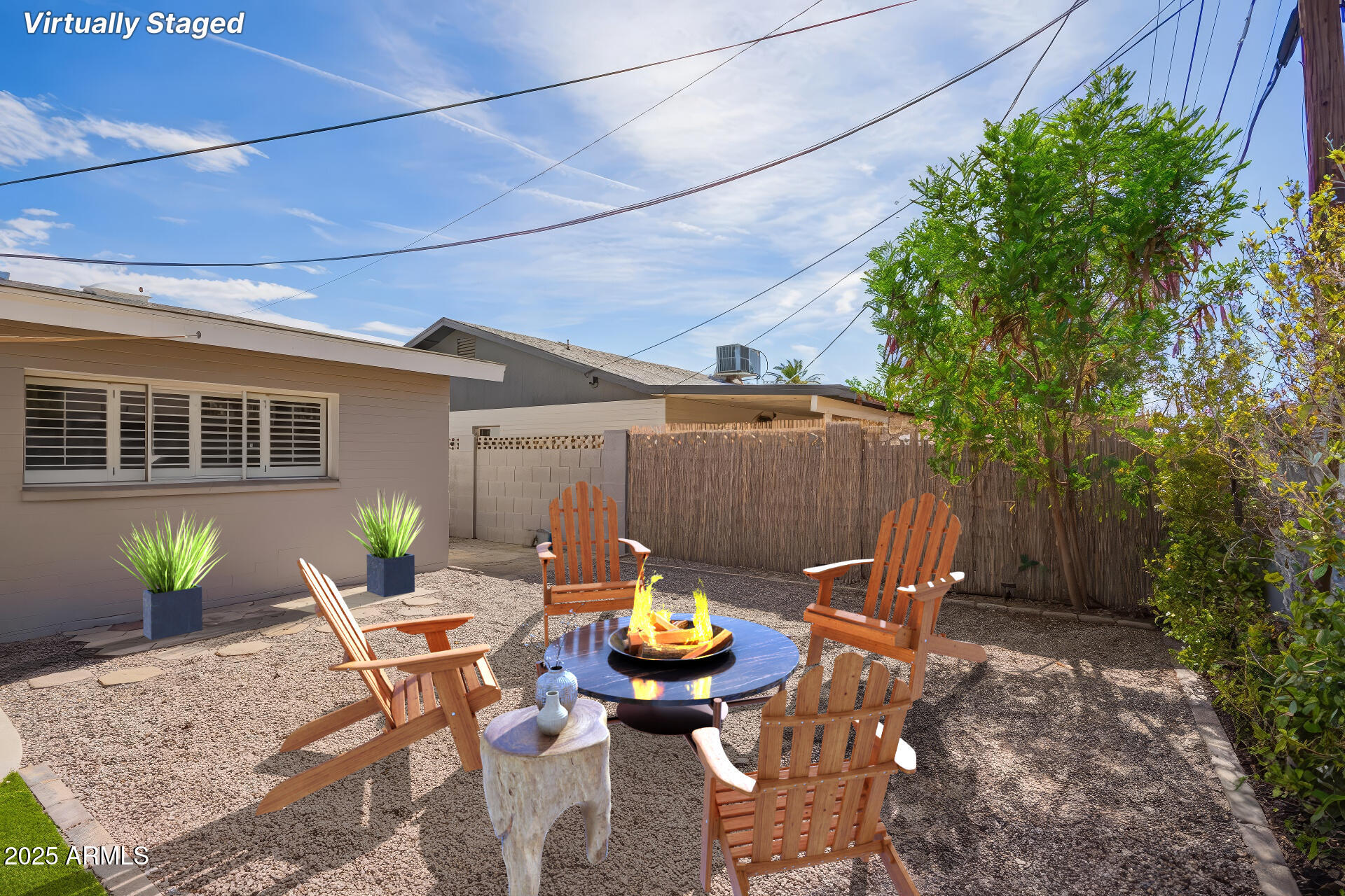 2040 W HAZELWOOD Street