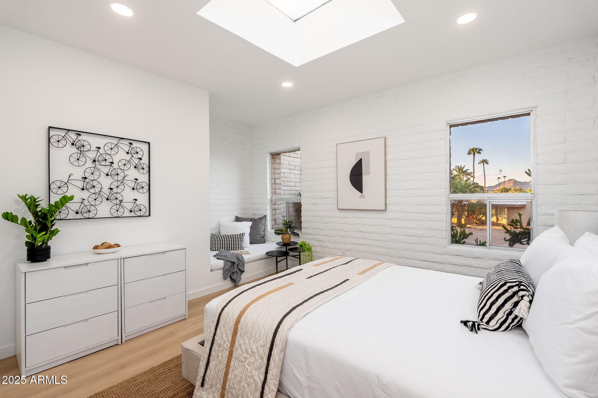 3711 E MONTEROSA Street, 7