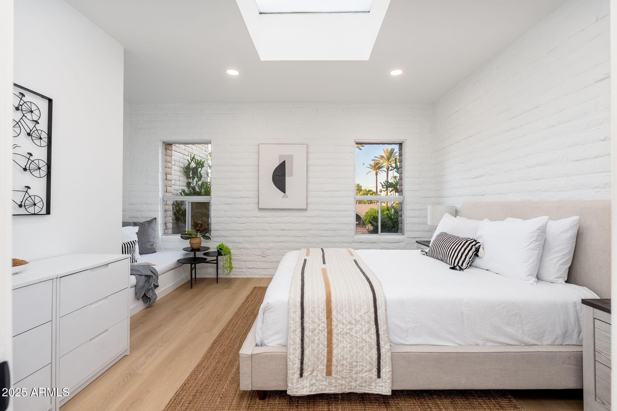 3711 E MONTEROSA Street, 7