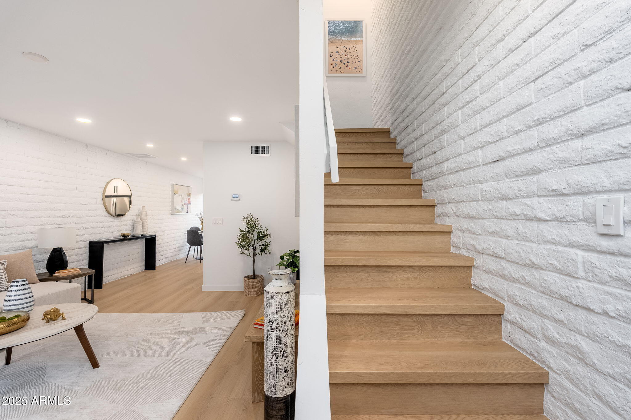 3711 E MONTEROSA Street, 7