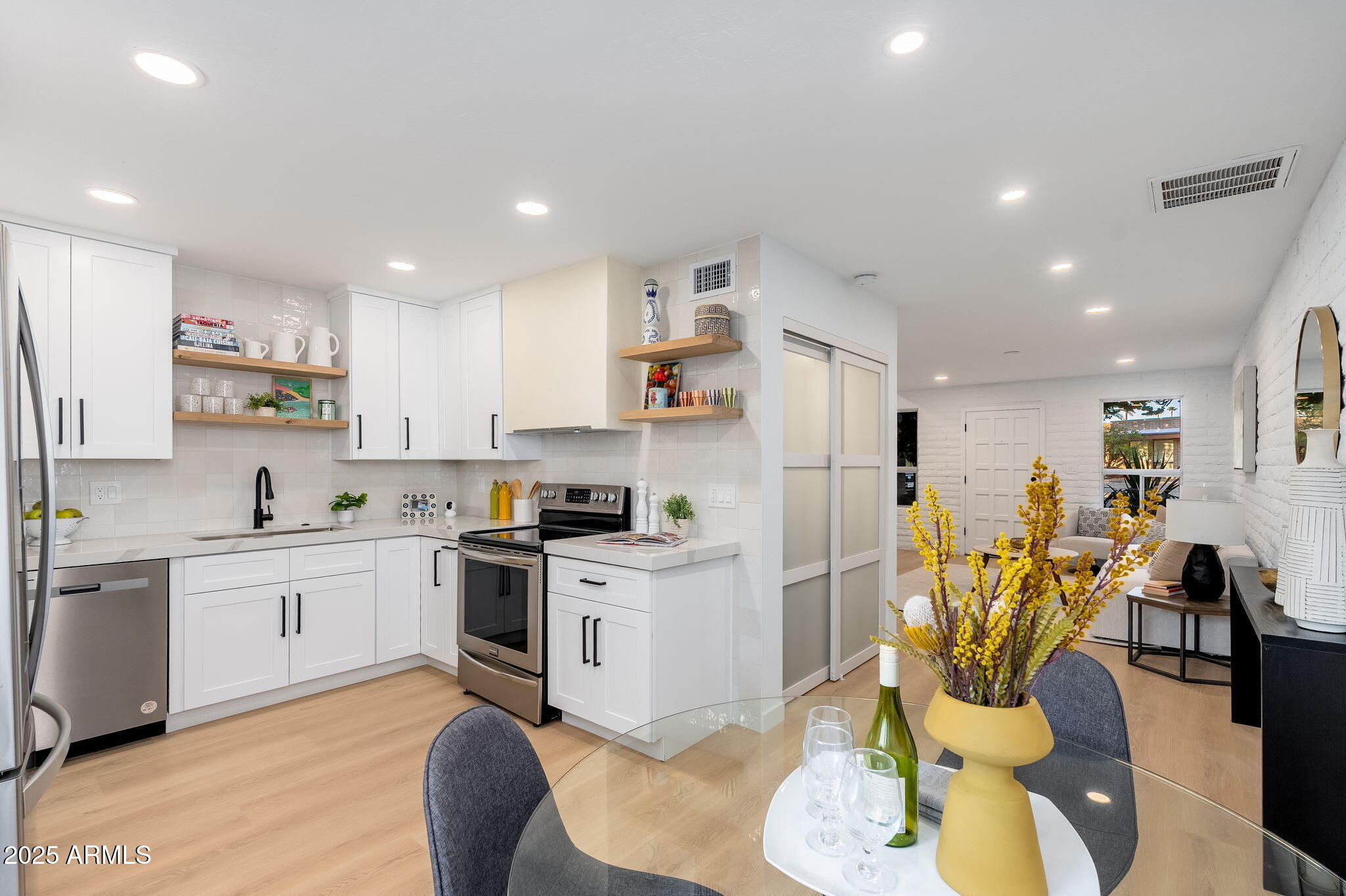 3711 E MONTEROSA Street, 7