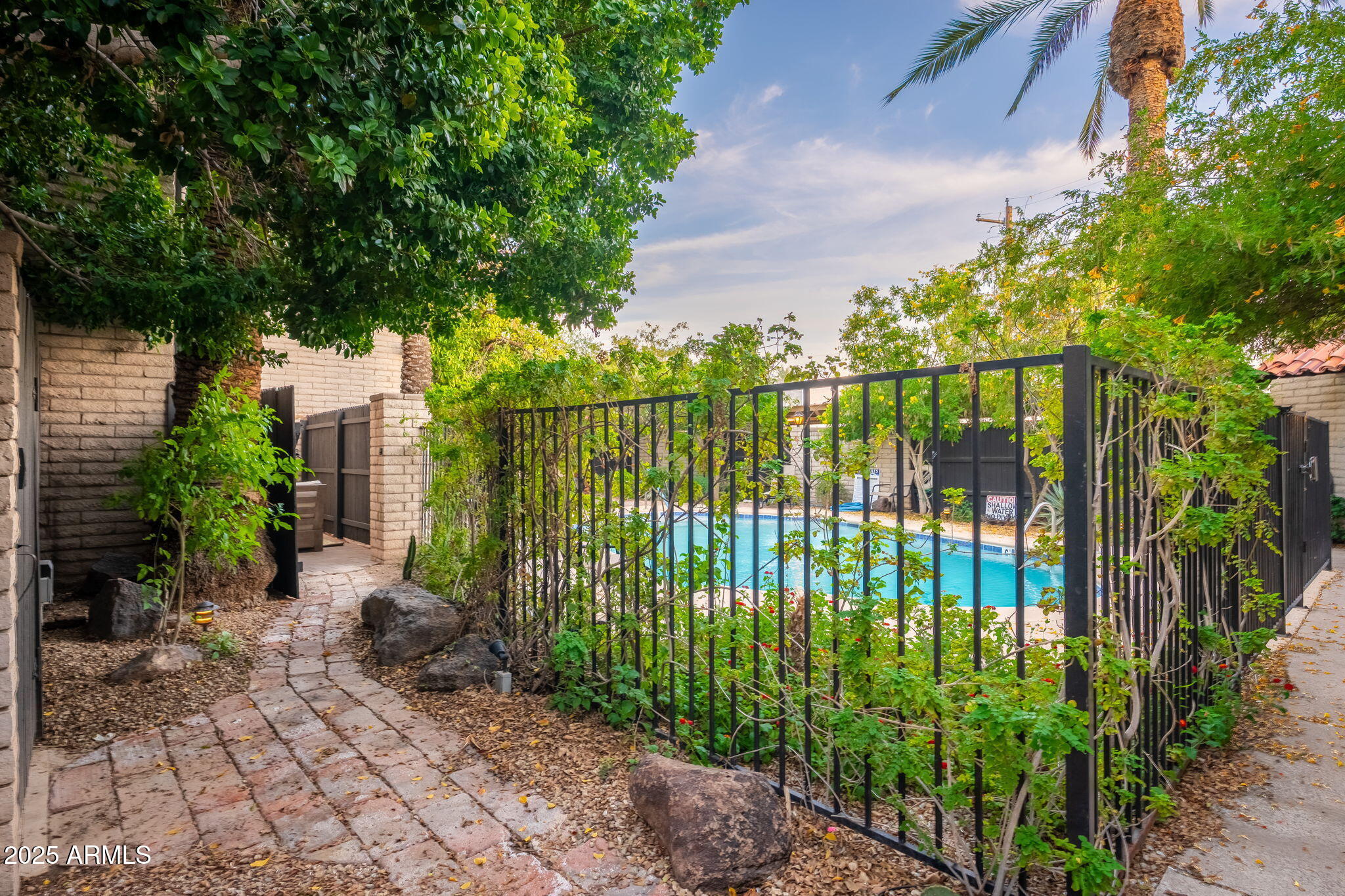 3711 E MONTEROSA Street, 7