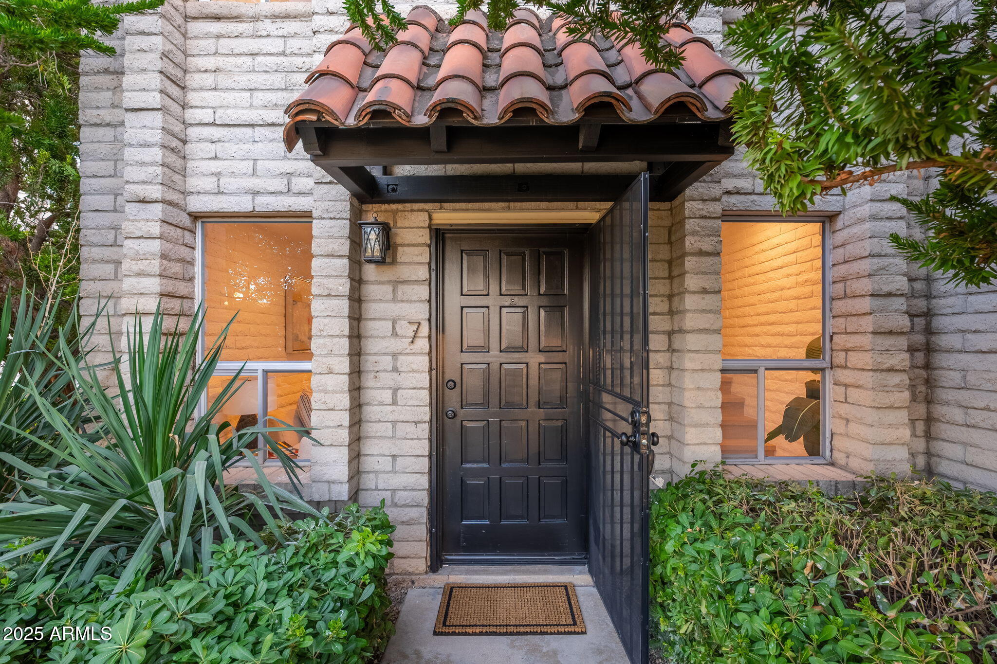 3711 E MONTEROSA Street, 7