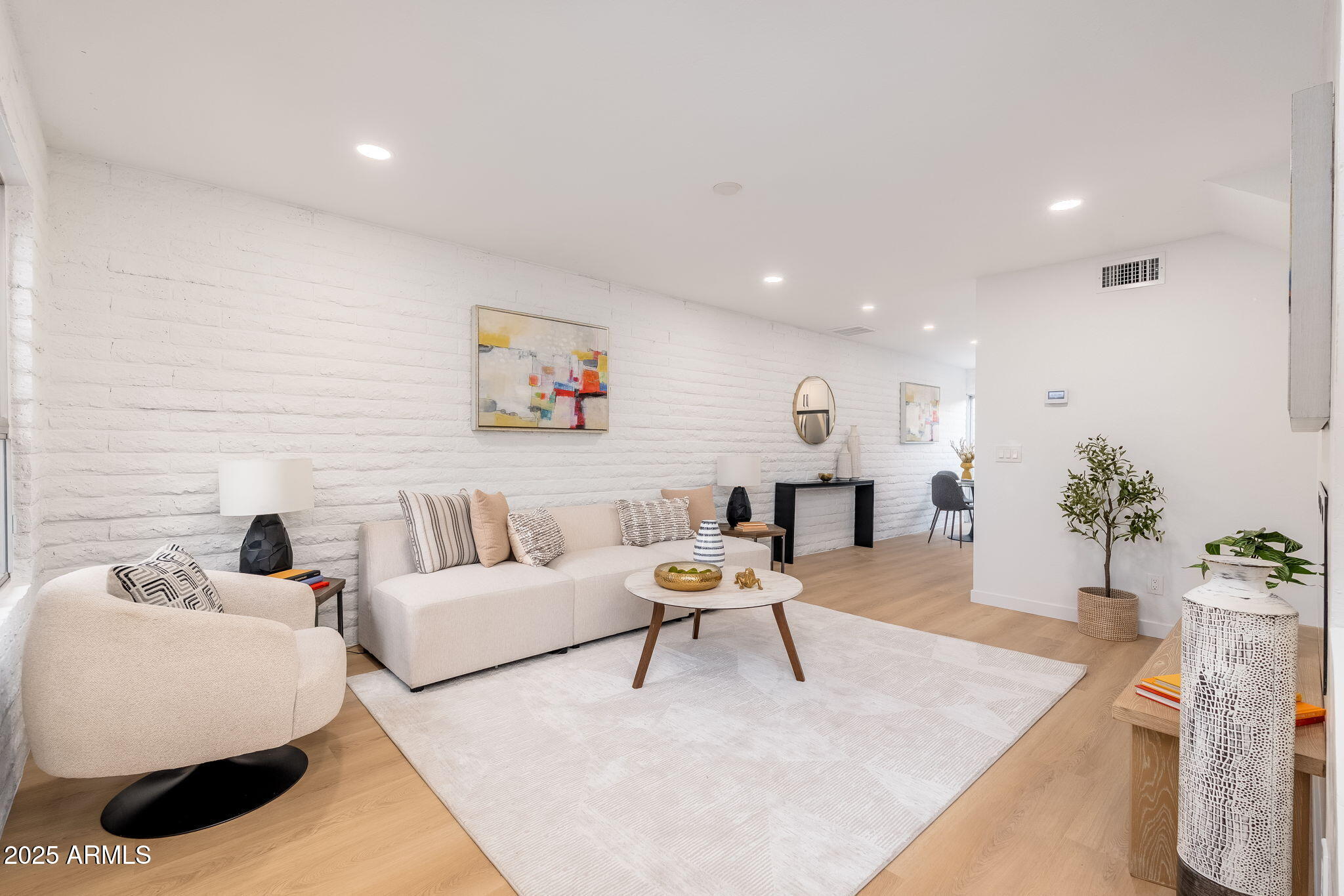 3711 E MONTEROSA Street, 7