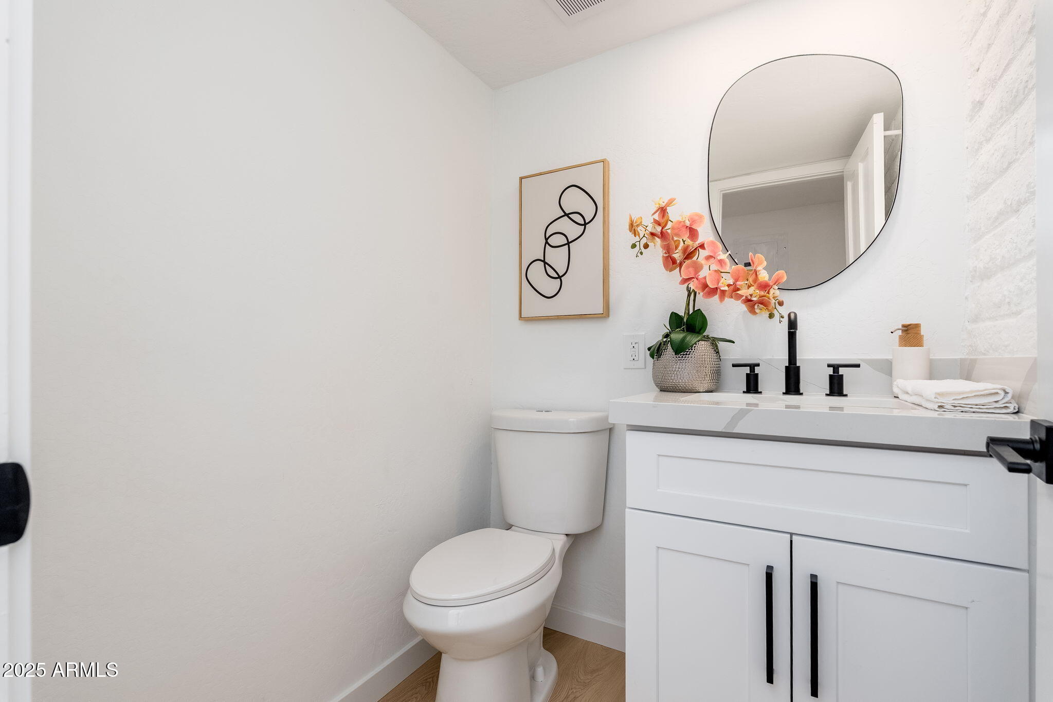 3711 E MONTEROSA Street, 7