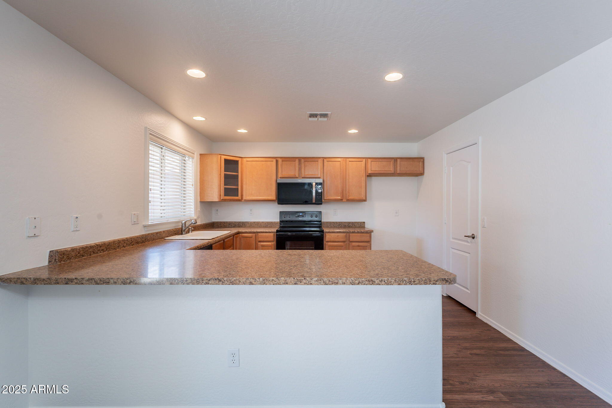 11113 W MINNEZONA Avenue