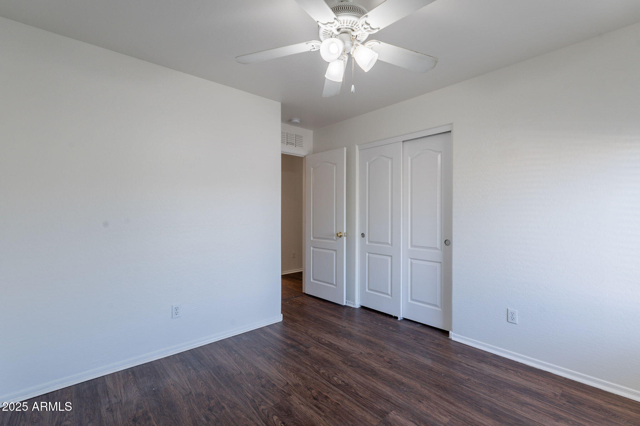 11113 W MINNEZONA Avenue
