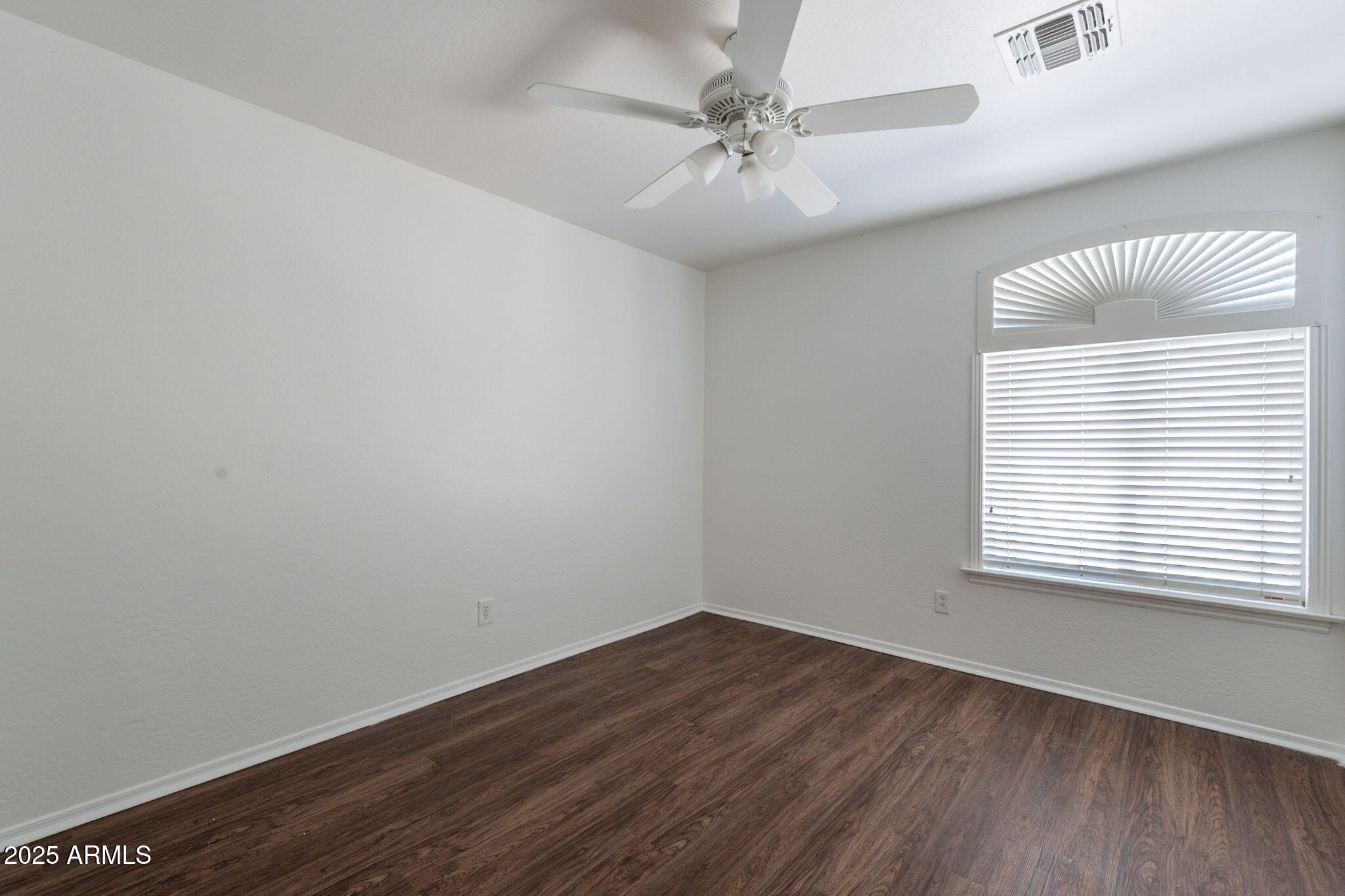 11113 W MINNEZONA Avenue