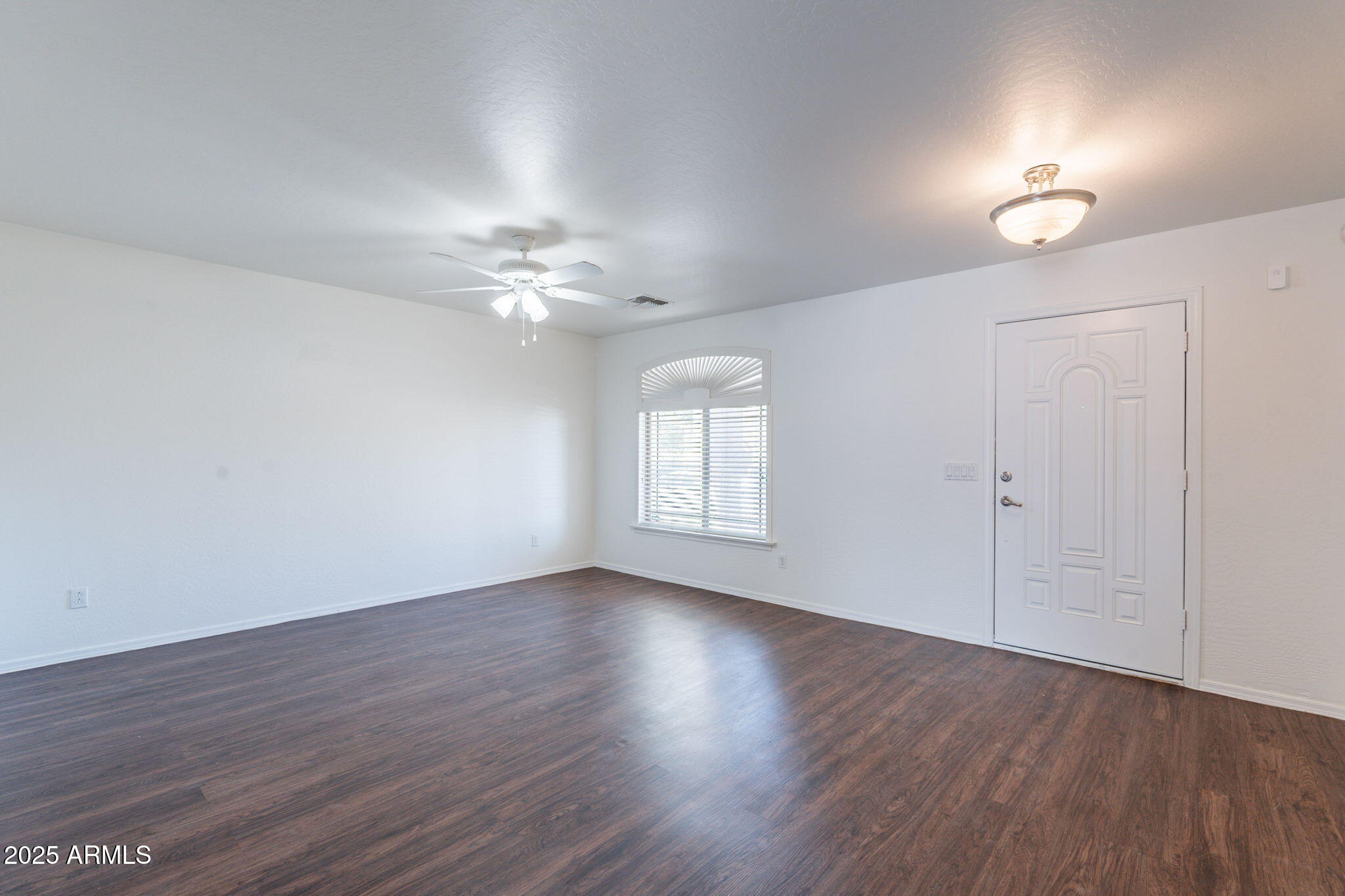 11113 W MINNEZONA Avenue