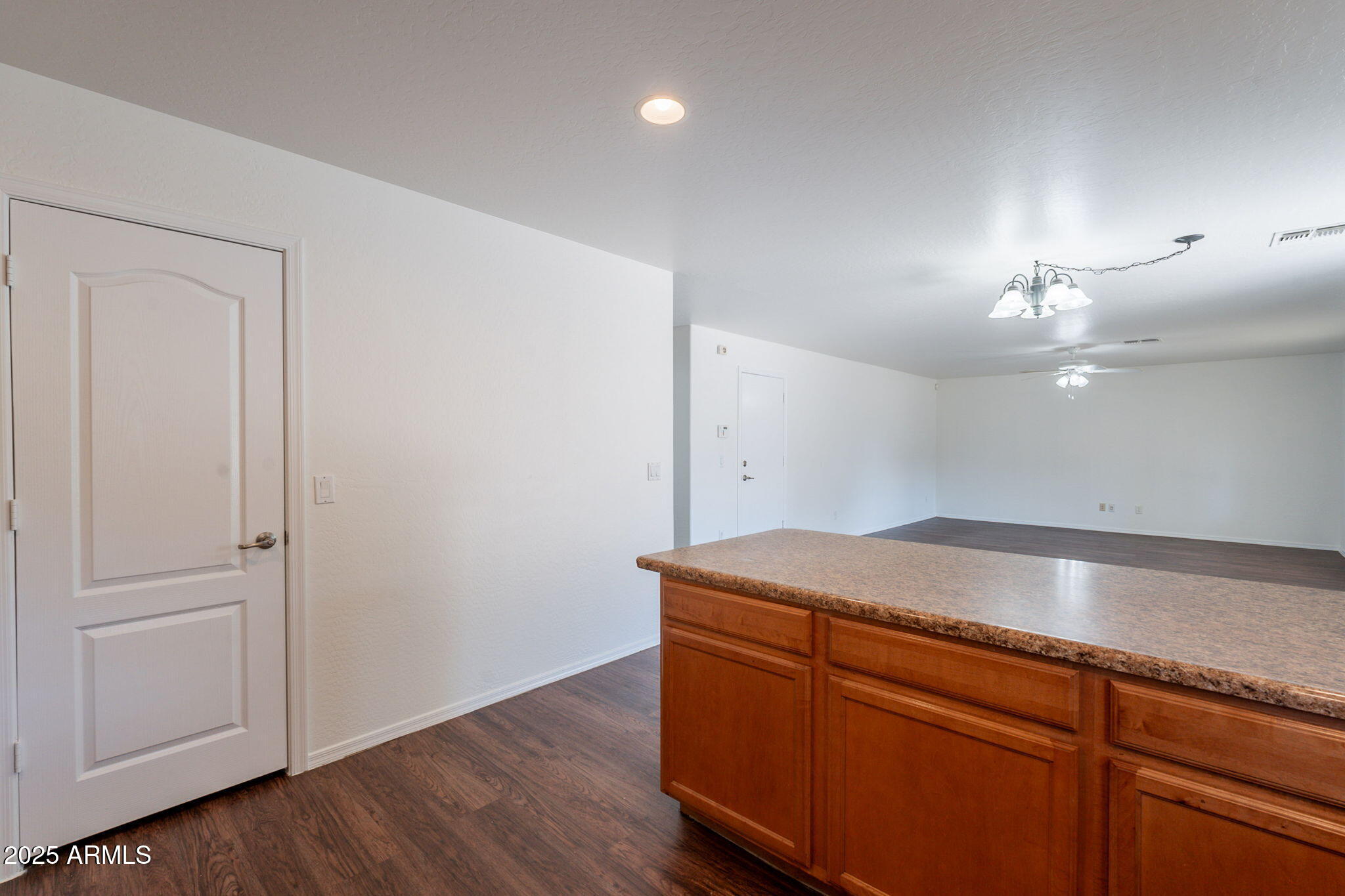 11113 W MINNEZONA Avenue