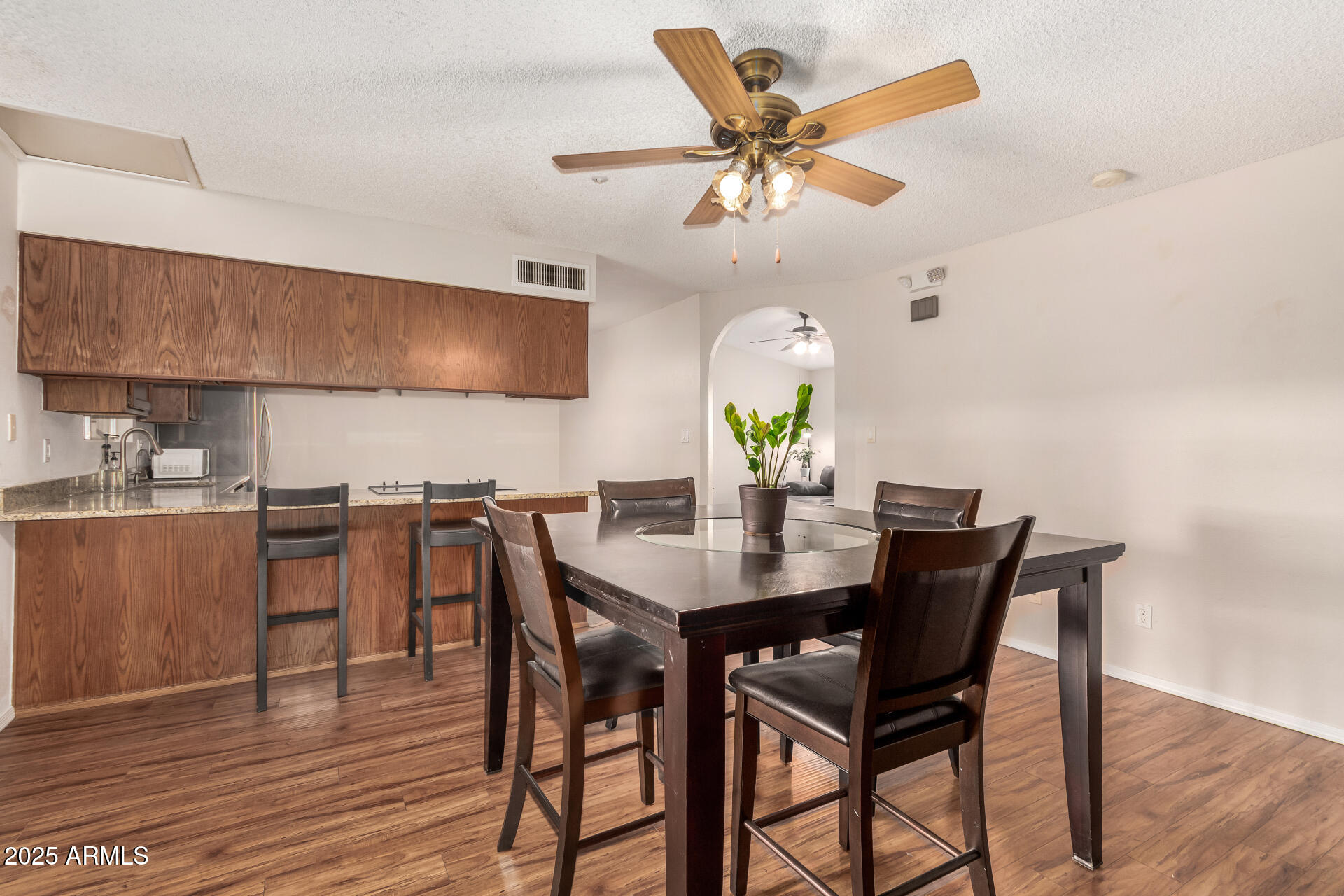 3325 E CARMEL Avenue