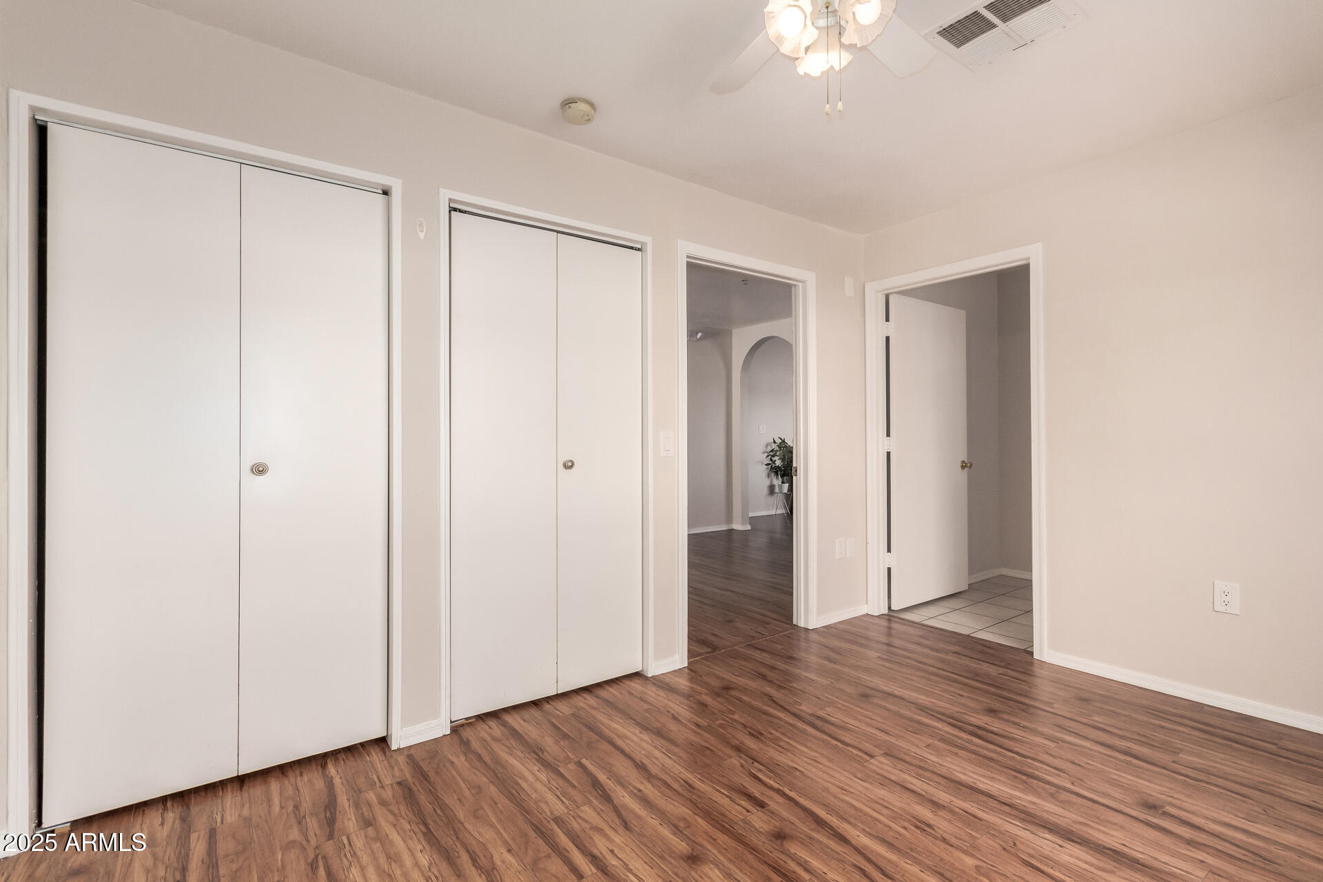 3325 E CARMEL Avenue