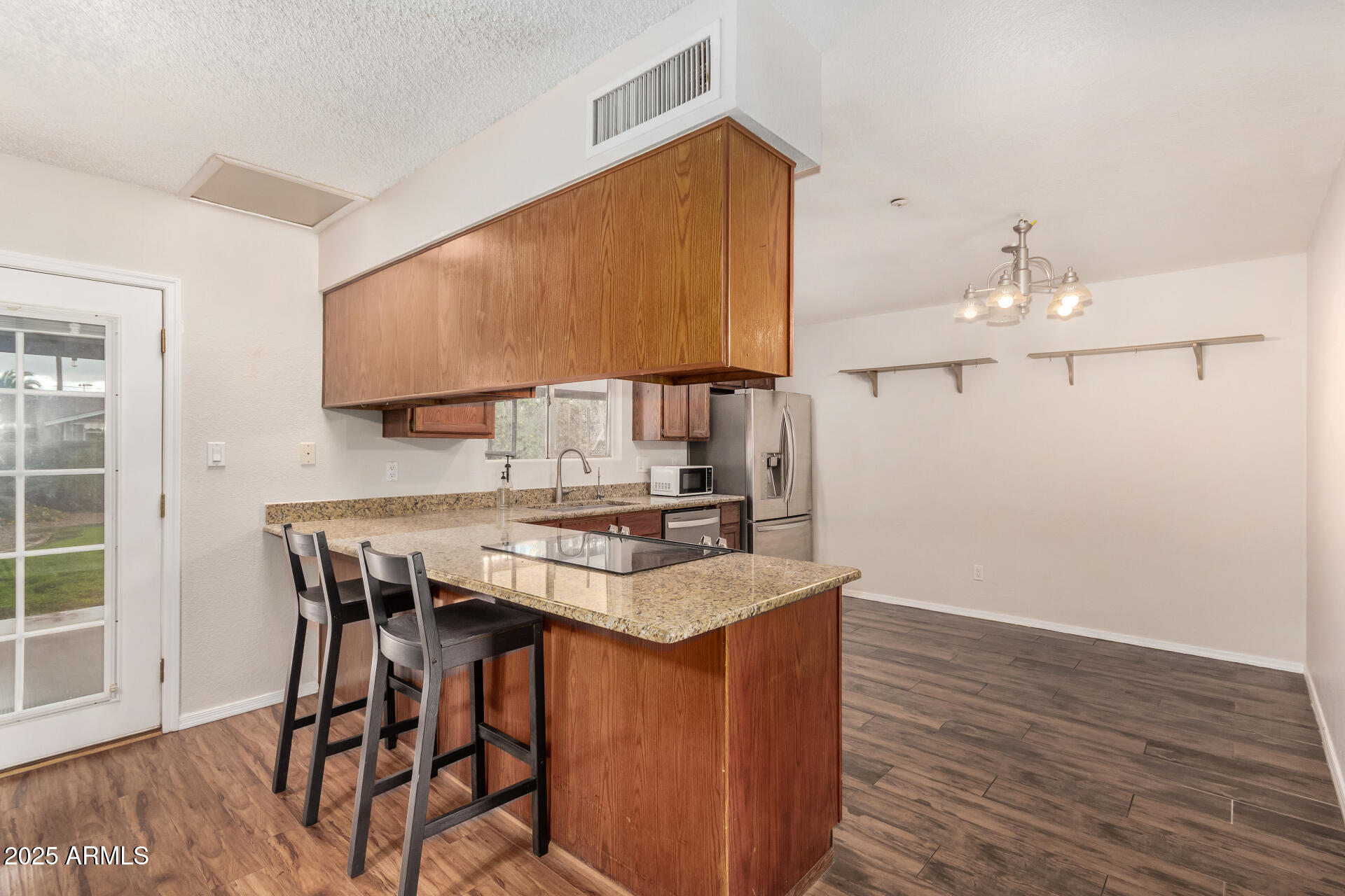 3325 E CARMEL Avenue