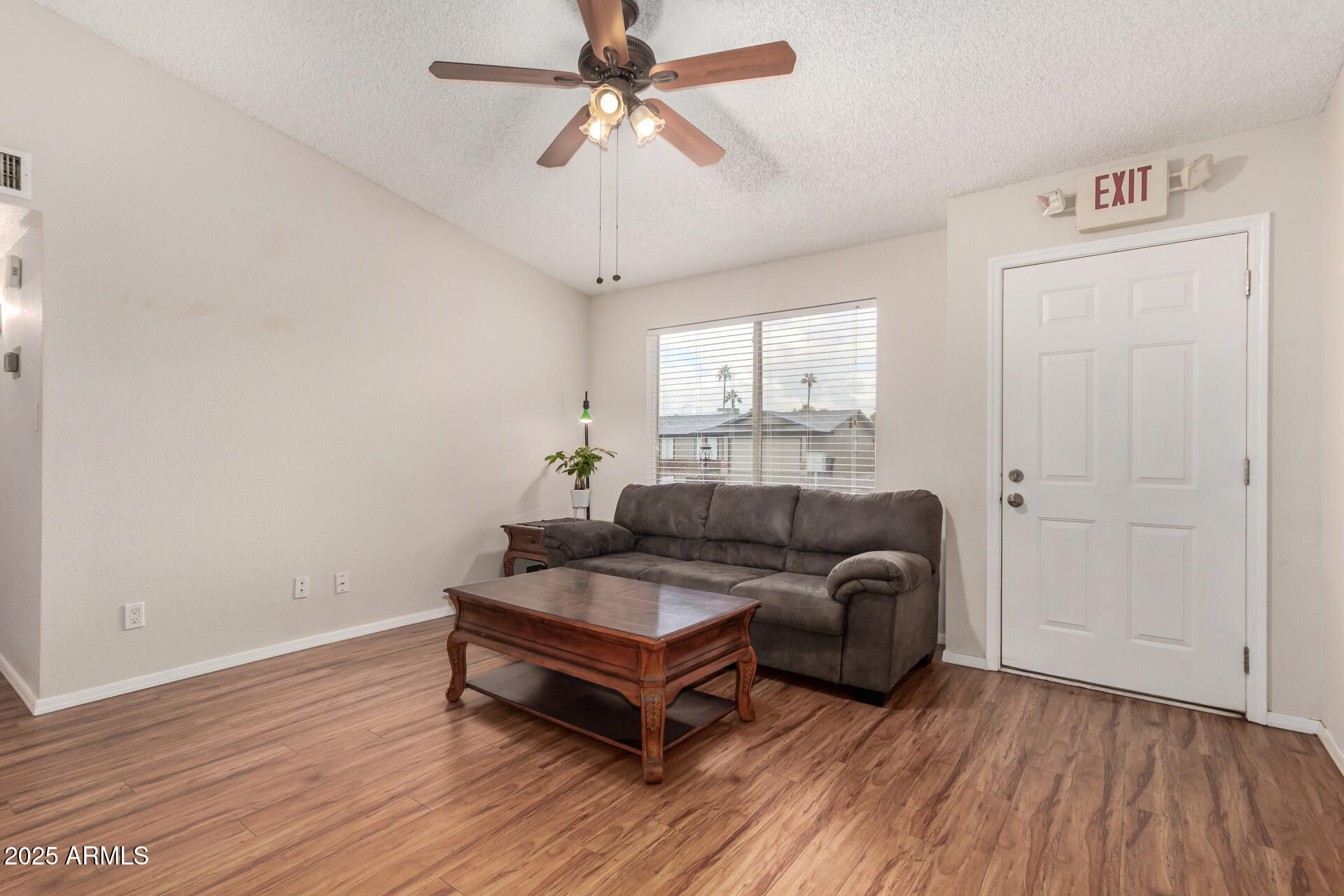 3325 E CARMEL Avenue