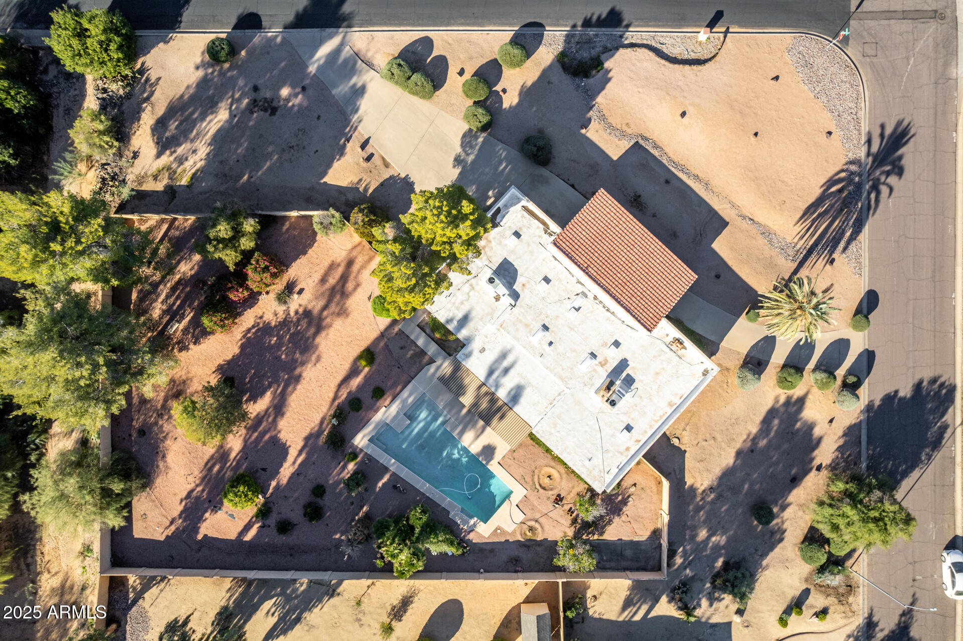 8129 E CHARTER OAK Drive