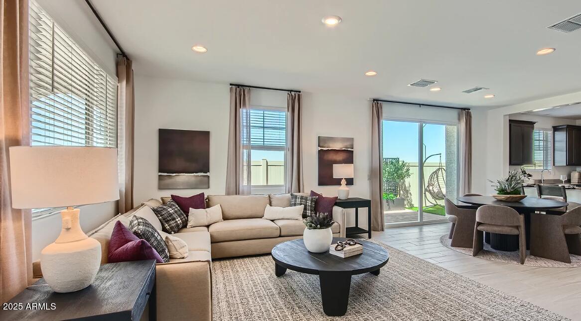 16437 W WEEPING WILLOW Road