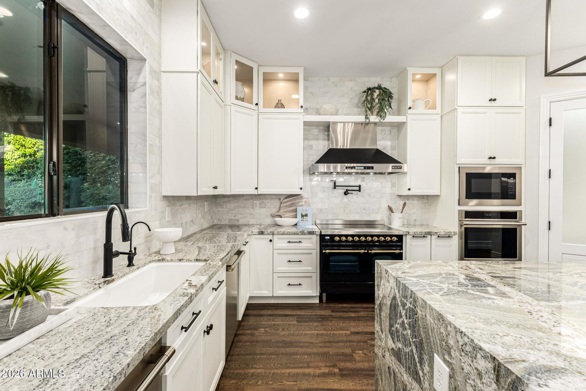 2950 E LOS ALTOS Court